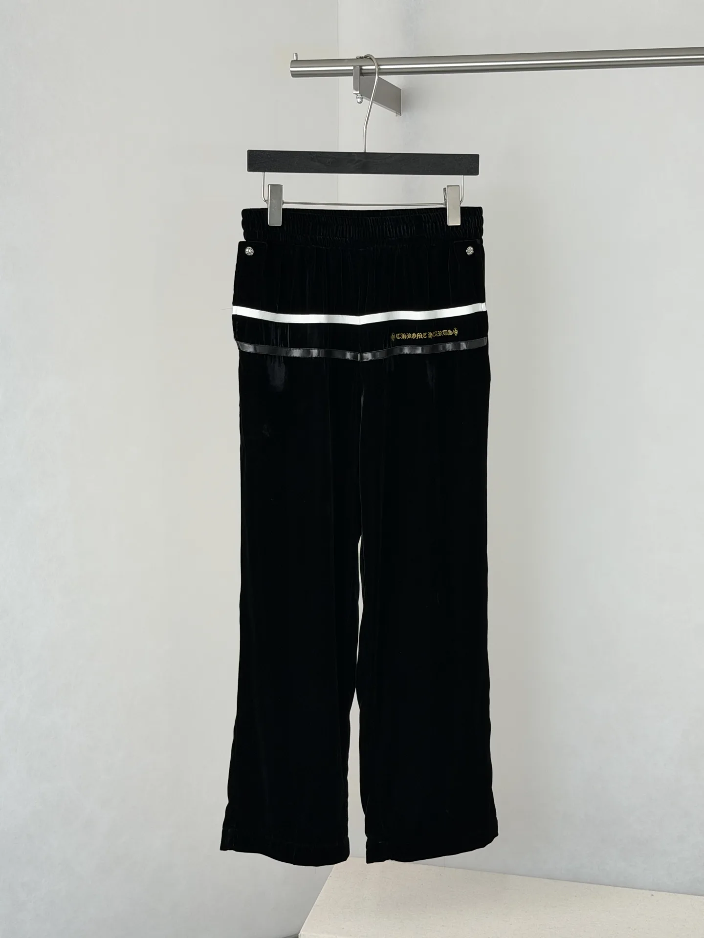 Embroidered Velvet Wide-Leg Sweatpants D32018665