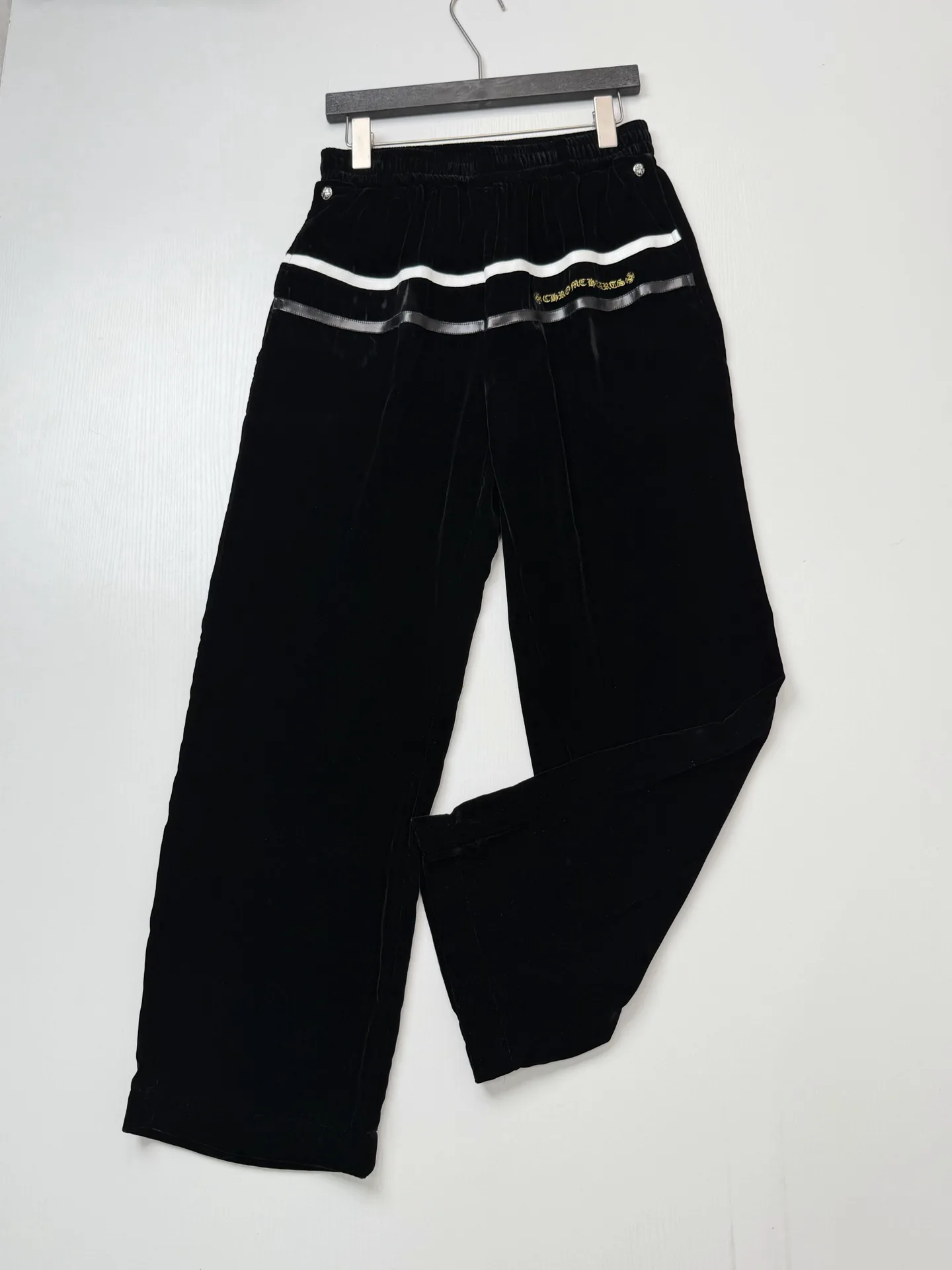 Embroidered Velvet Wide-Leg Sweatpants D32018665 — view 3