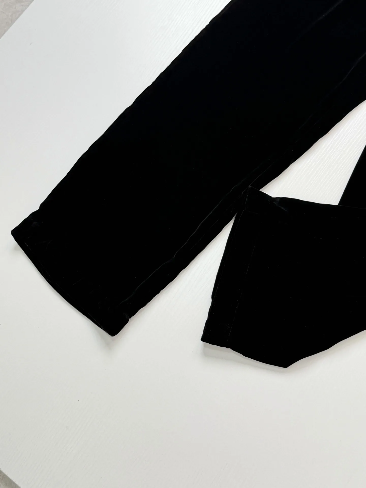 Embroidered Velvet Wide-Leg Sweatpants D32018665 — view 7