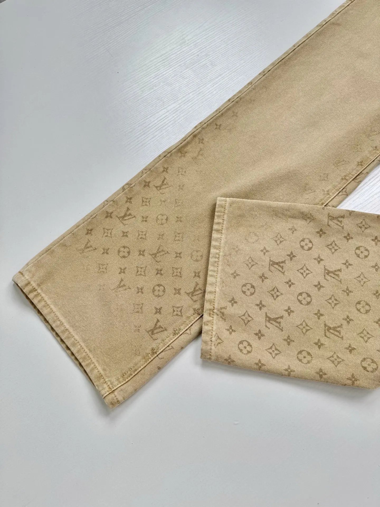 Monogram Gradient Straight-Leg Jeans D32518751 — view 13