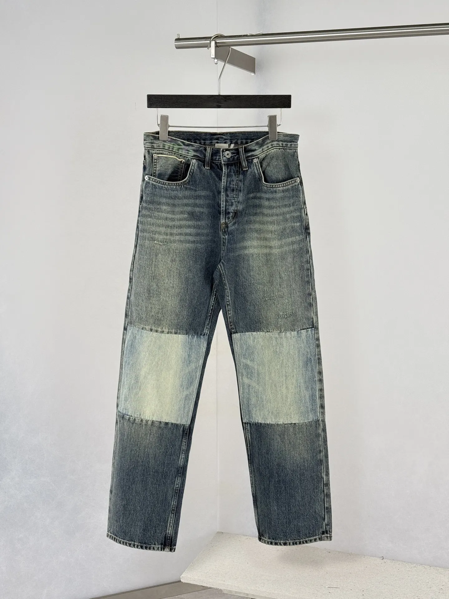 Patchwork Washed Wide-Leg Jeans D32522023
