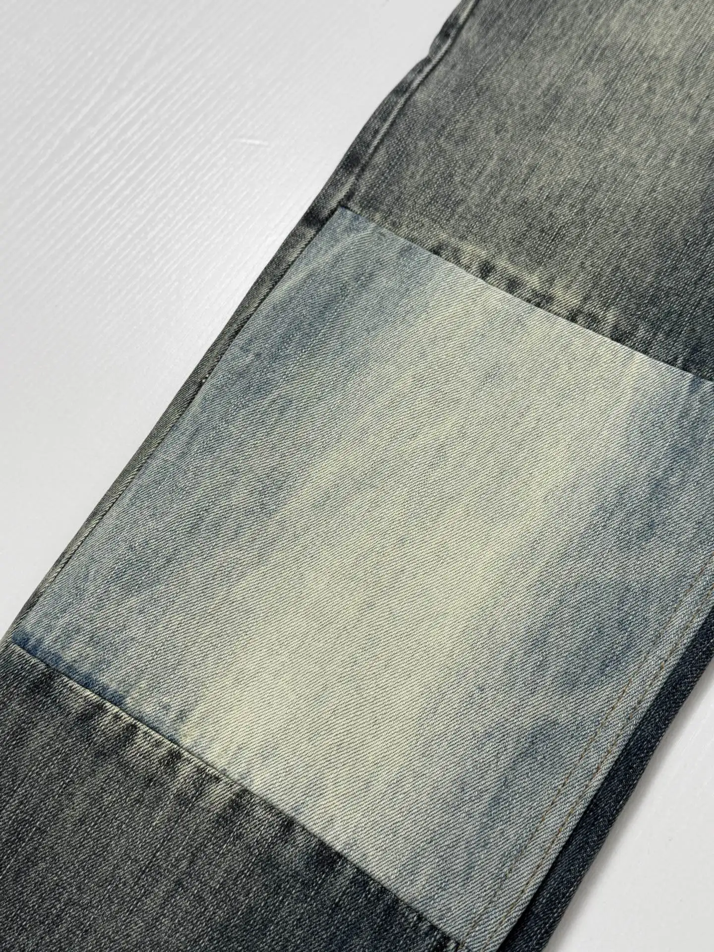 Patchwork Washed Wide-Leg Jeans D32522023 — view 5