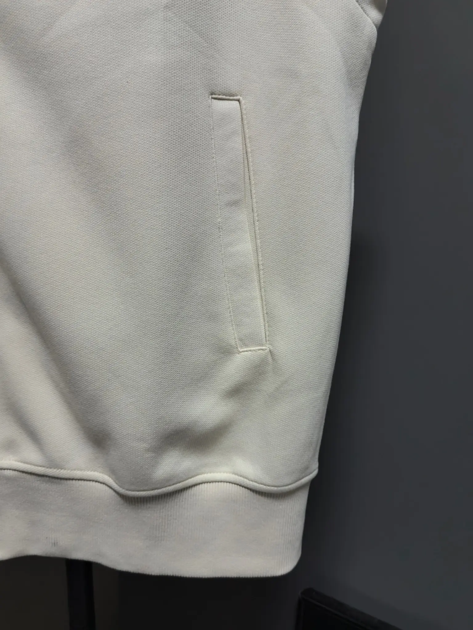 On Running Logo-Print Zip-Up Gilet D33022118 — view 4