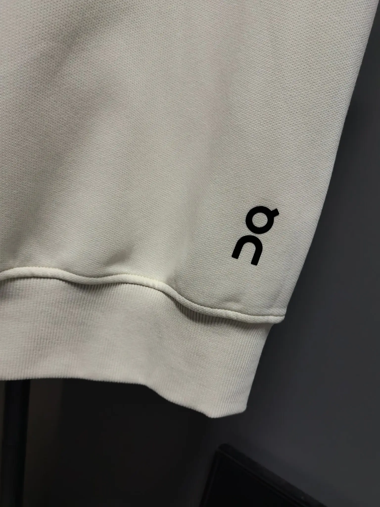 On Running Logo-Print Zip-Up Gilet D33022118 — view 7