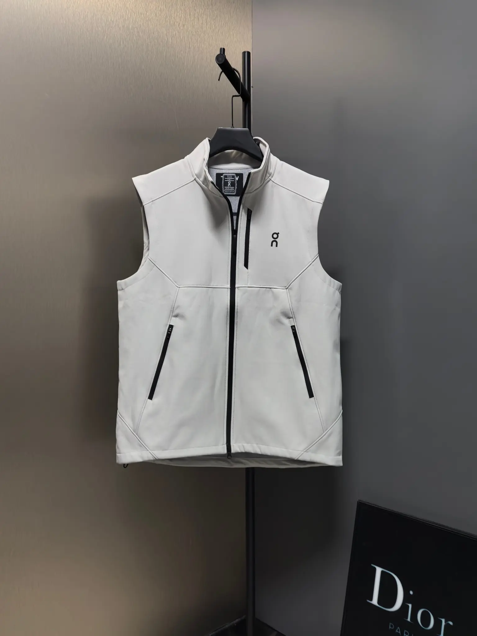 On Running Logo-Print Technical Gilet D33022122