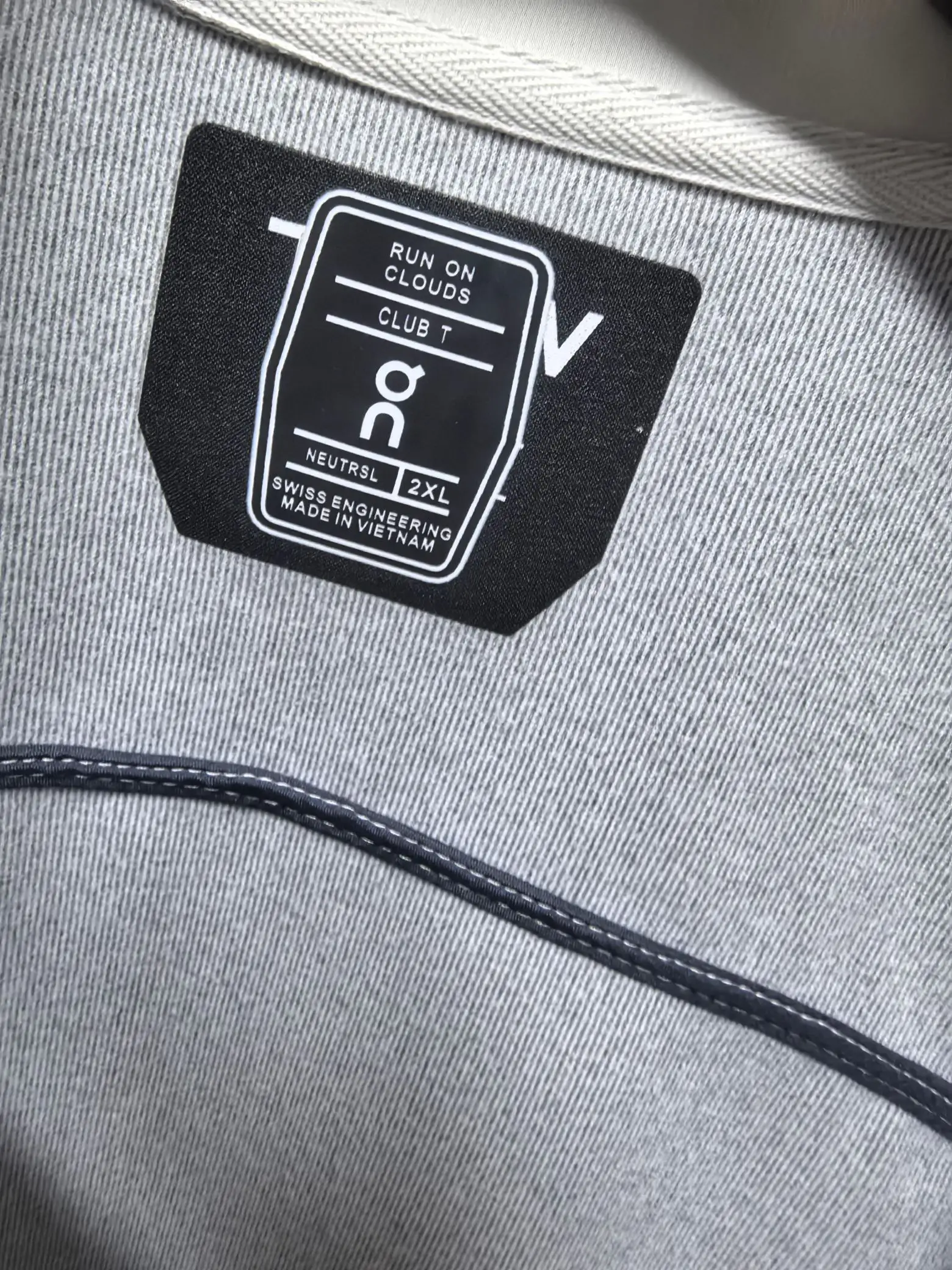 On Running Logo-Print Technical Gilet D33022122 — view 9