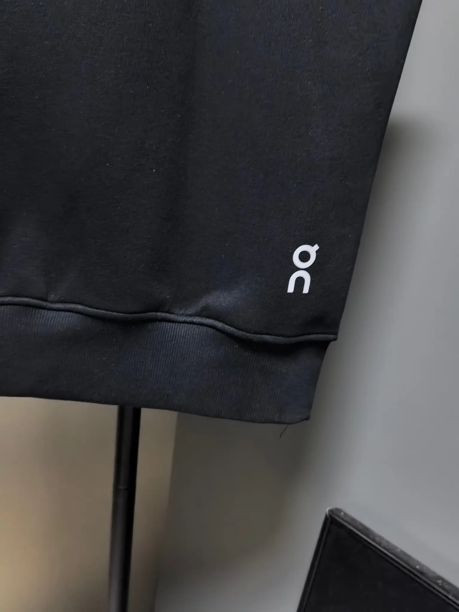 On Running Logo-Print Zip-Up Gilet D33022119 — view 7