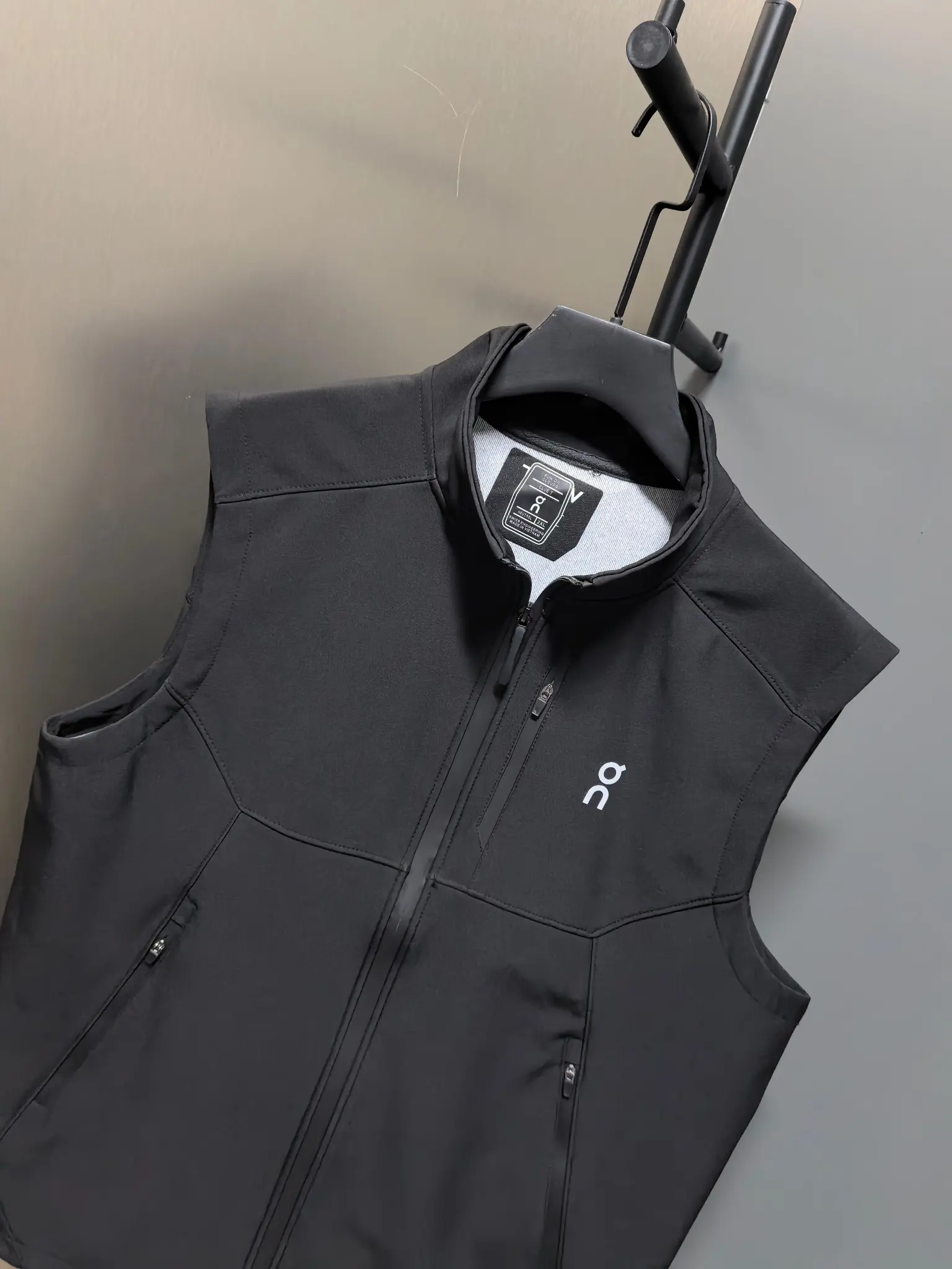 Logo-Print Technical Shell Gilet D33022121 — view 5