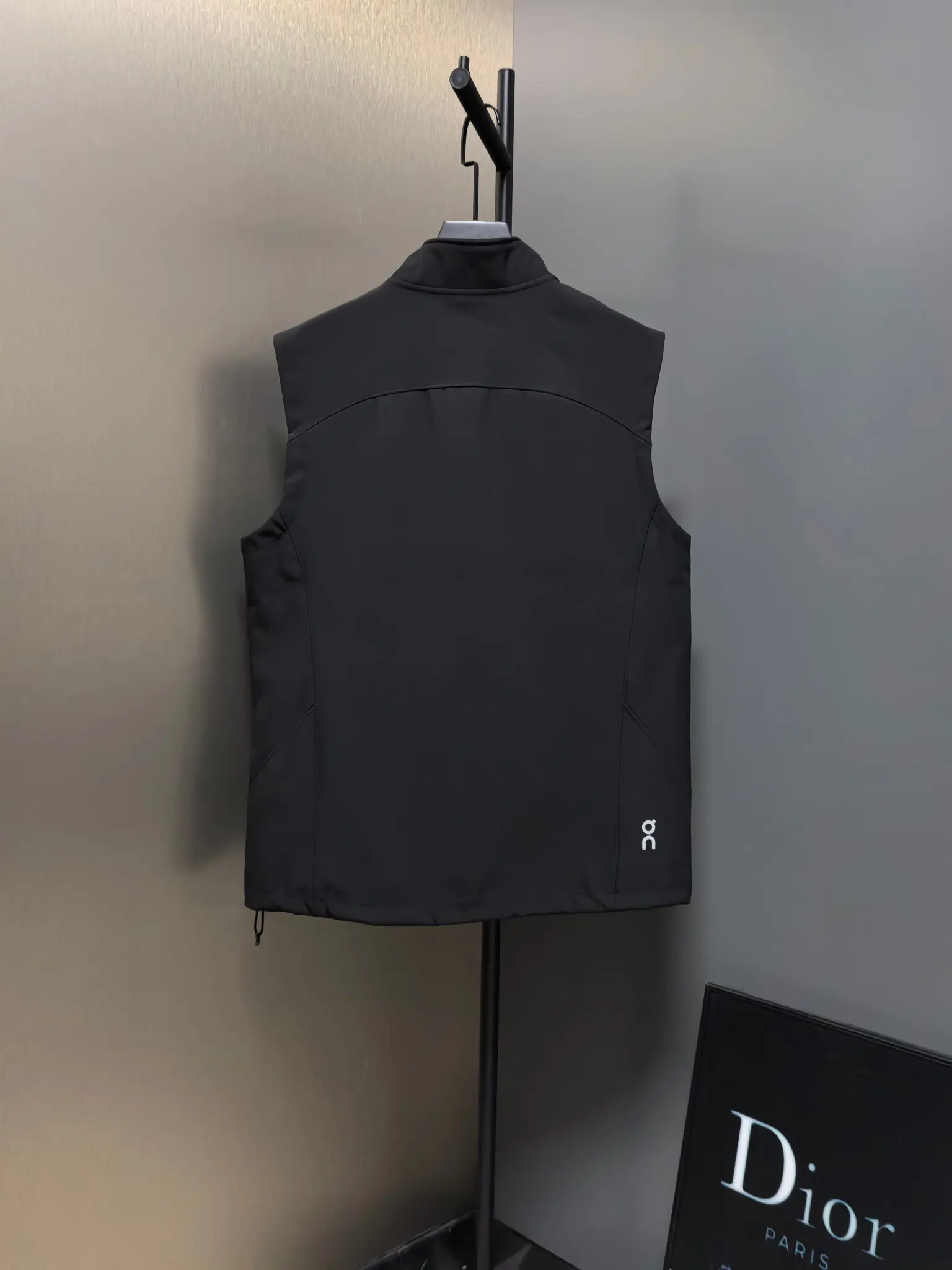 Logo-Print Technical Shell Gilet D33022121 — view 6