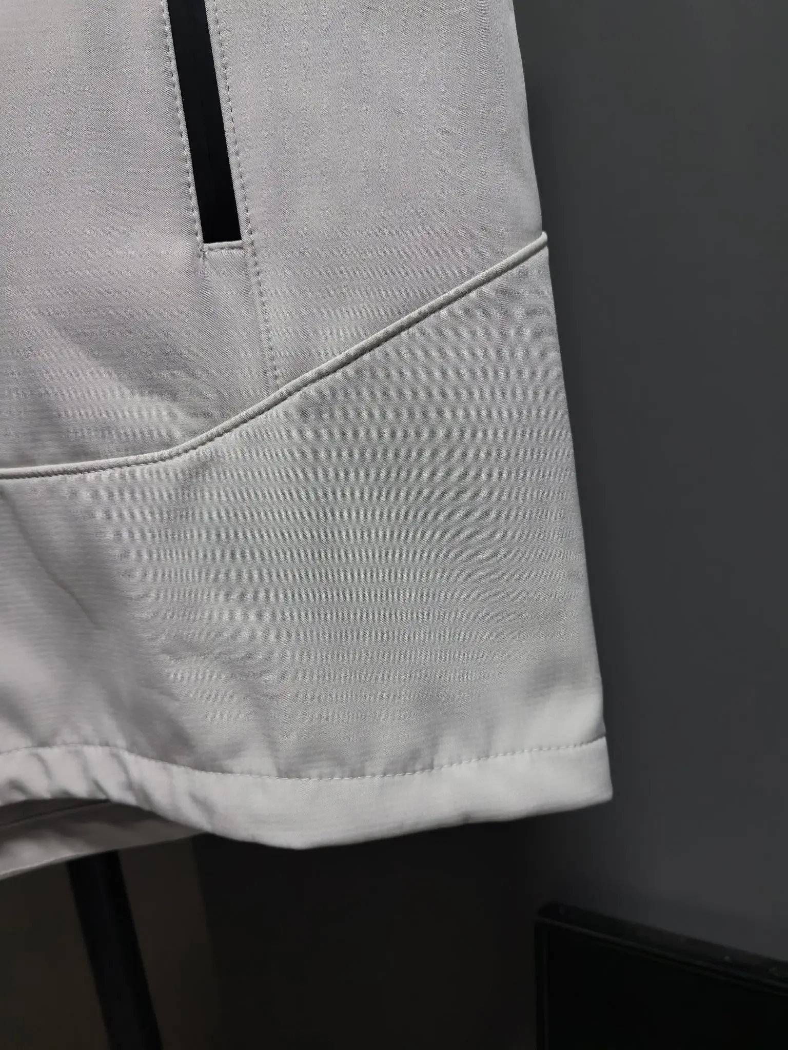 On Running Logo-Print Performance Vest D33022123 — view 5