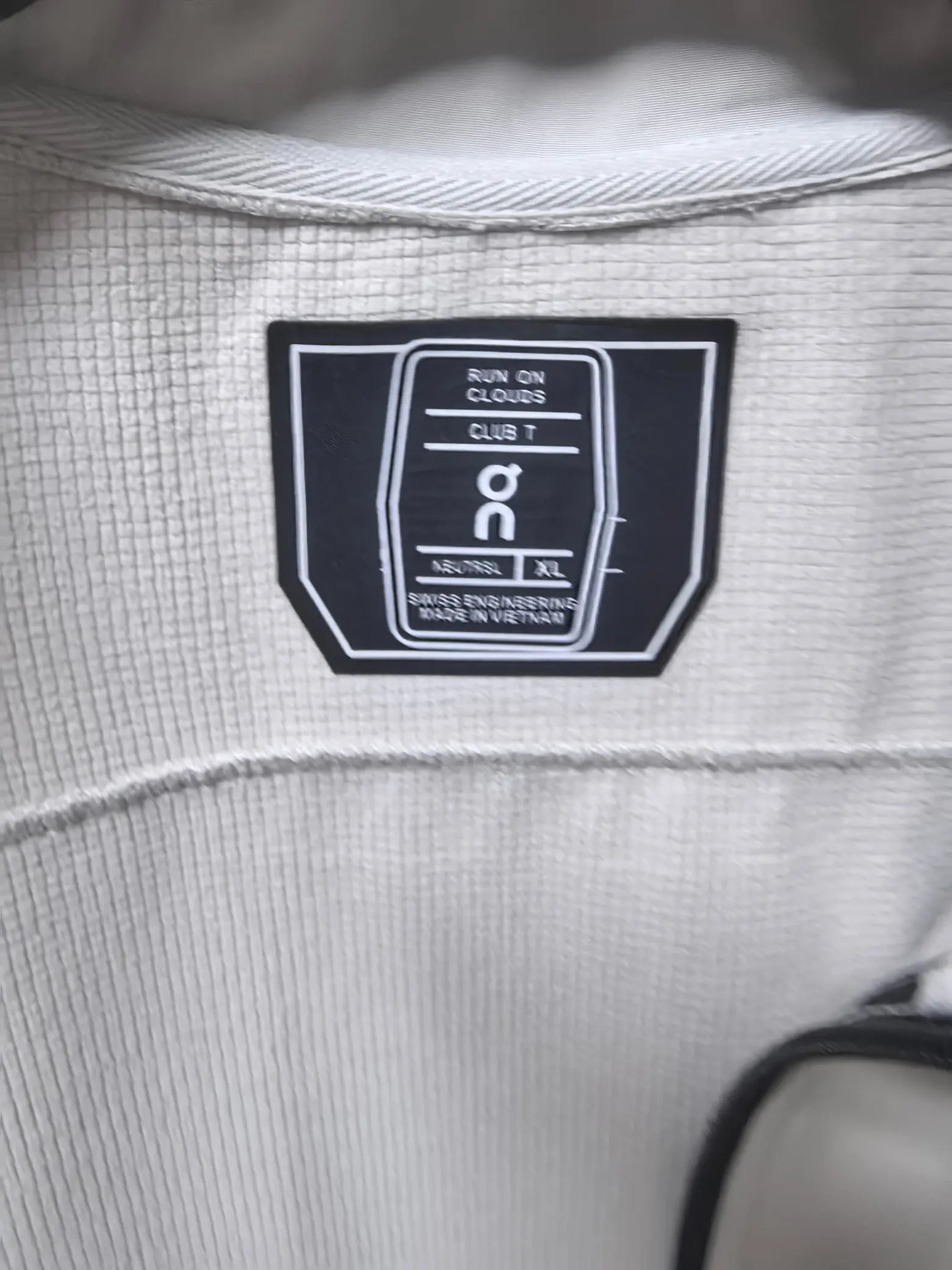 On Running Logo-Print Performance Vest D33022123 — view 11