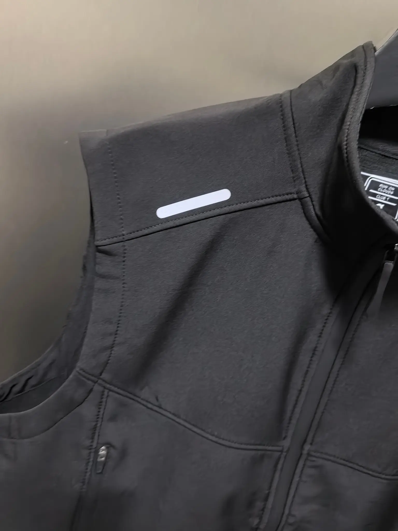 On Running Logo-Print Performance Gilet D33022124 — view 2
