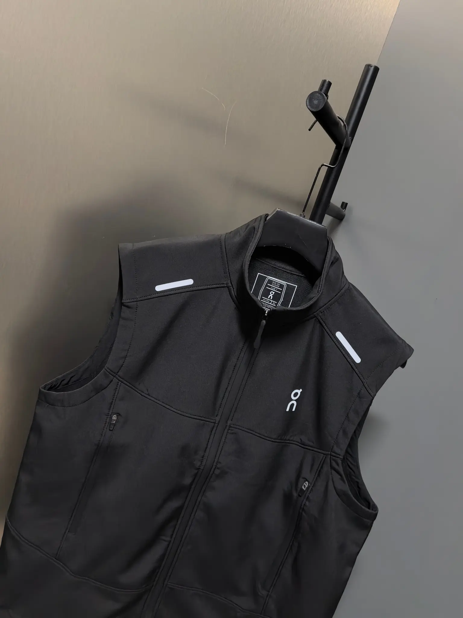 On Running Logo-Print Performance Gilet D33022124 — view 6