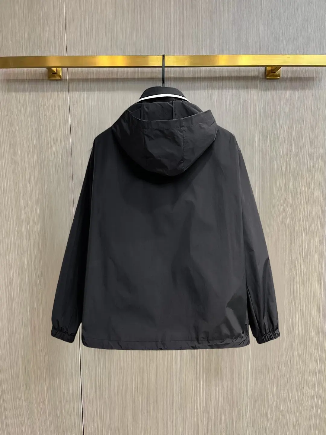 Logo-Appliquéd Hooded Shell Jacket D33014764 — view 2