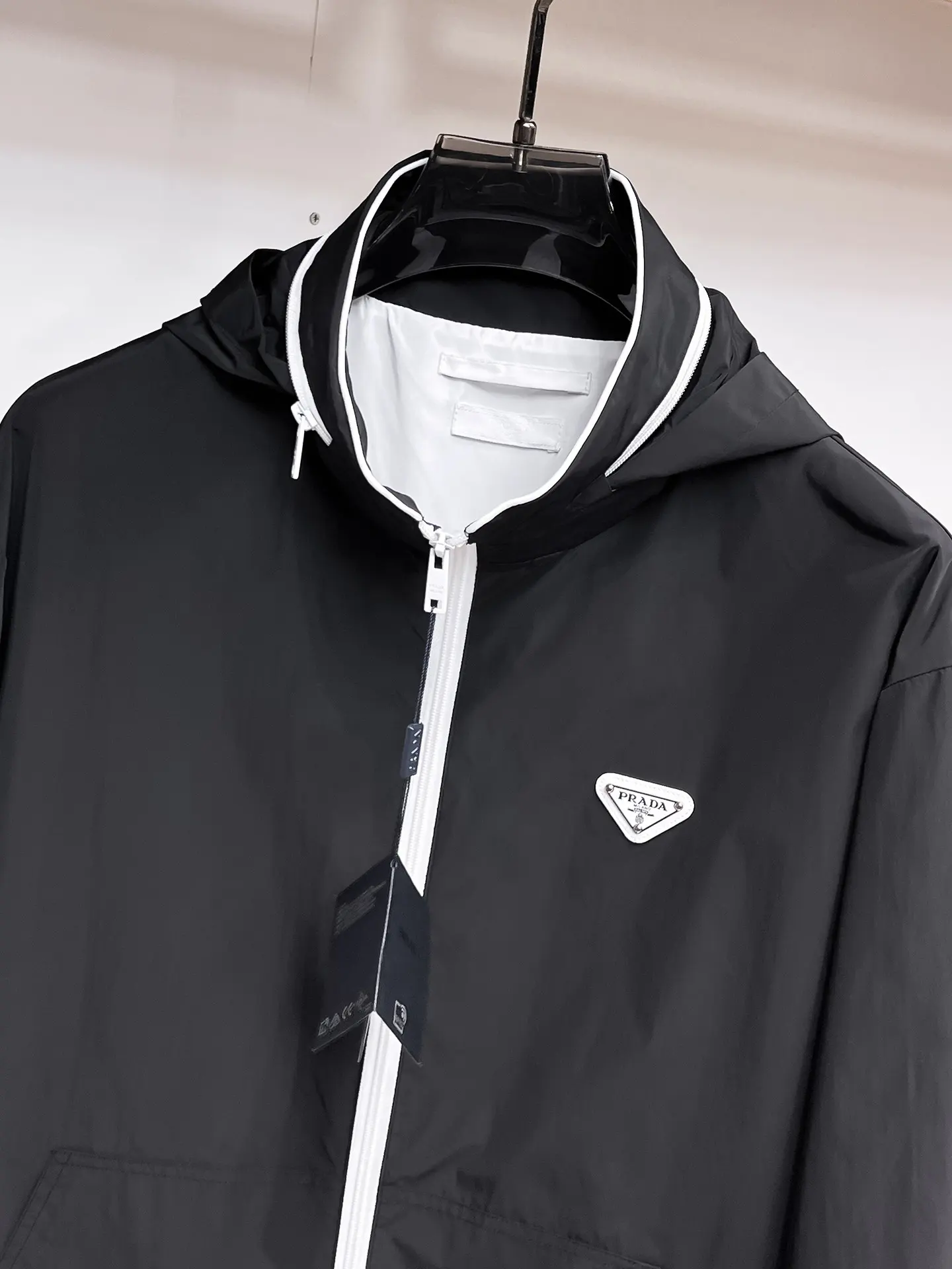 Logo-Appliquéd Hooded Shell Jacket D33014764 — view 4