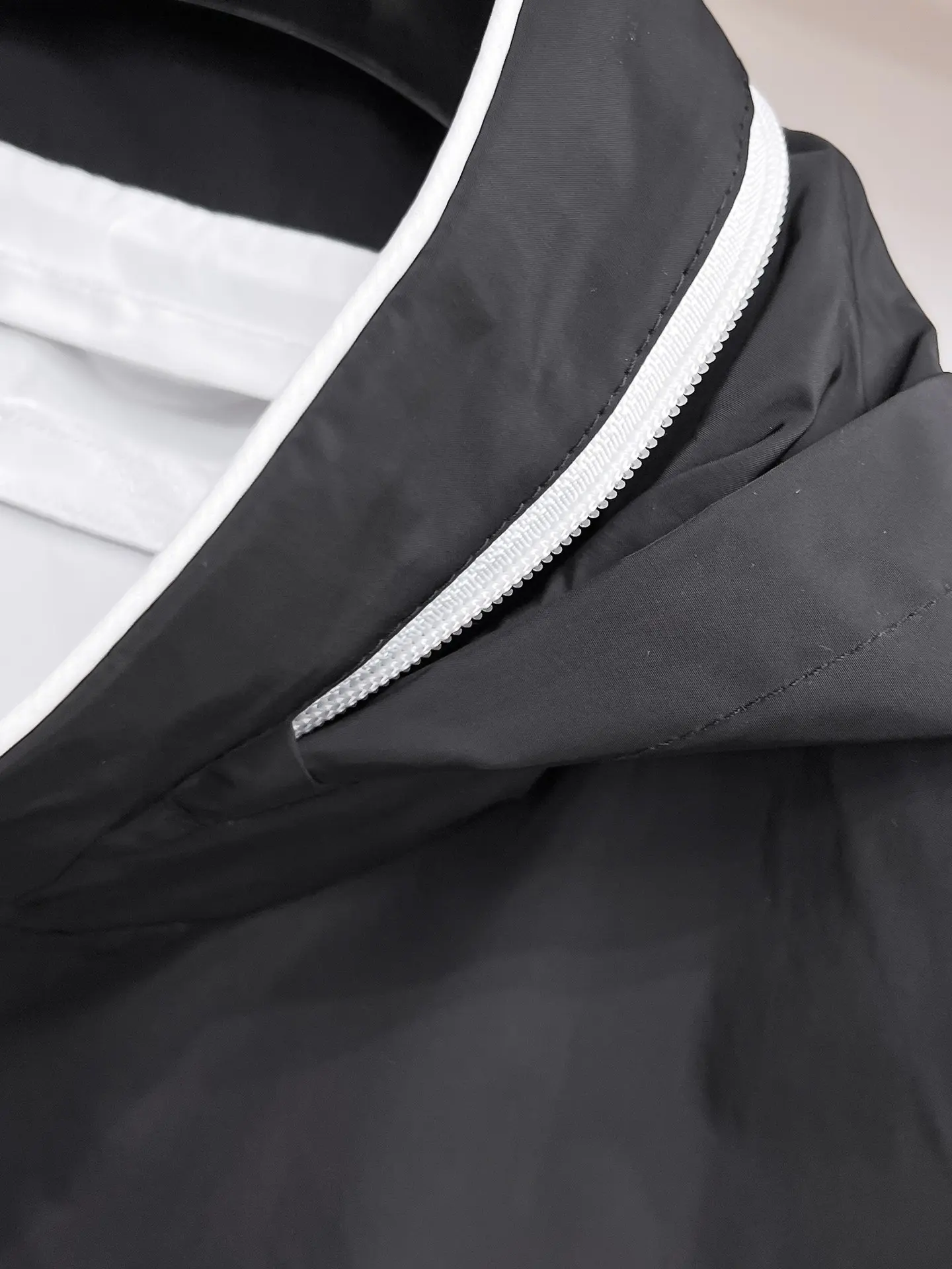 Logo-Appliquéd Hooded Shell Jacket D33014764 — view 10