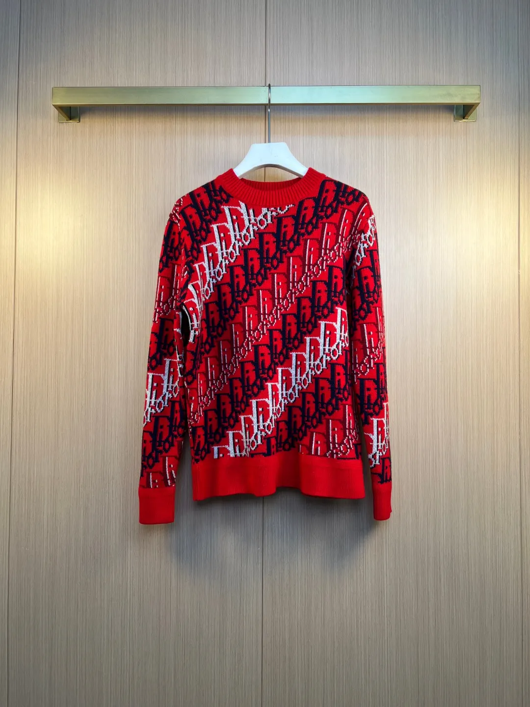 Oblique Jacquard Knit Crew-Neck Sweater D33020551
