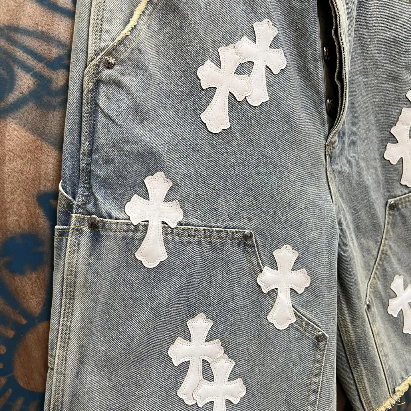 Cross-Patch Remake Denim Shorts D33014555 — view 4