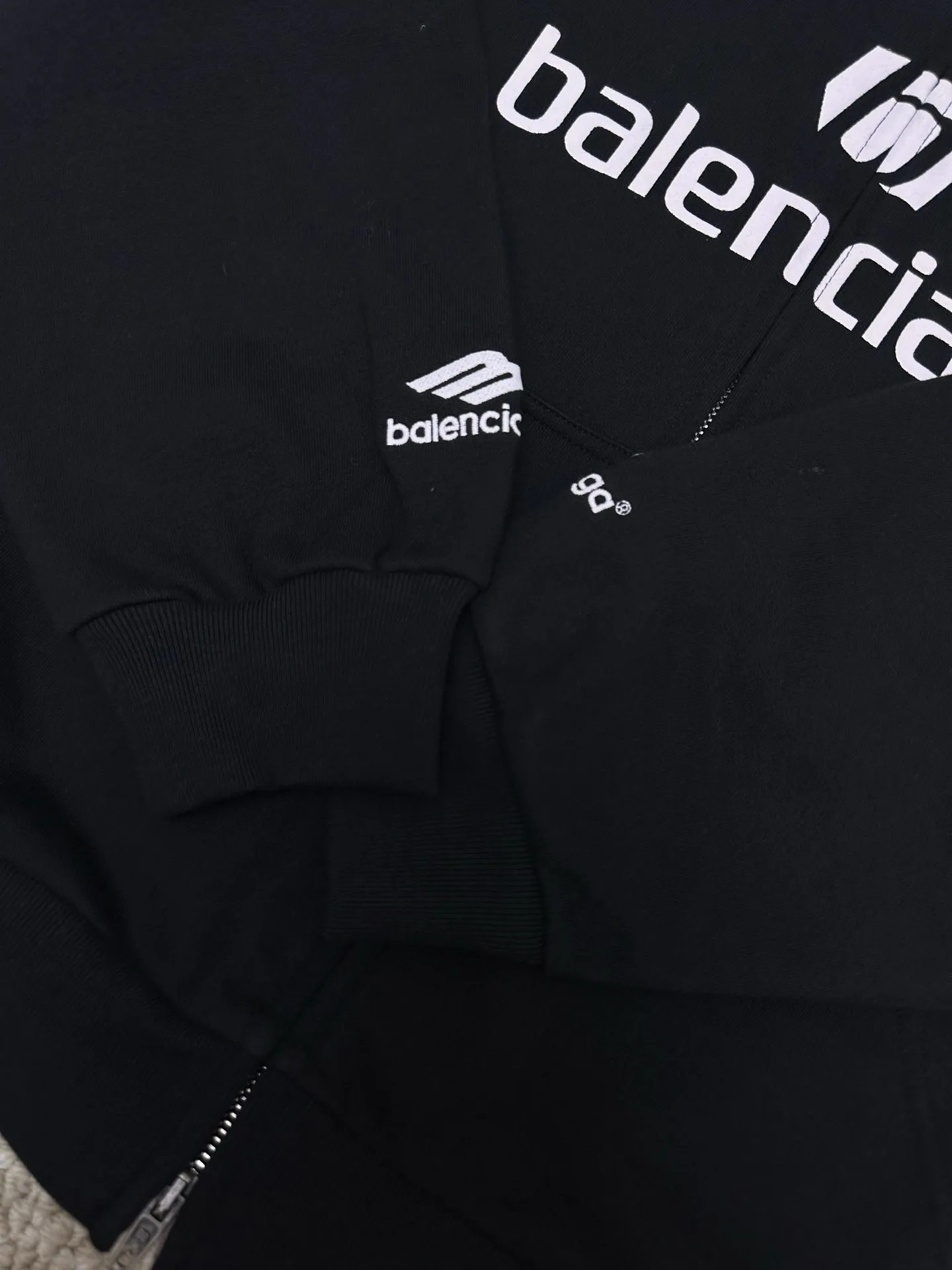 Logo-Print Oversized Zip-Up Hoodie D33520407 — view 7