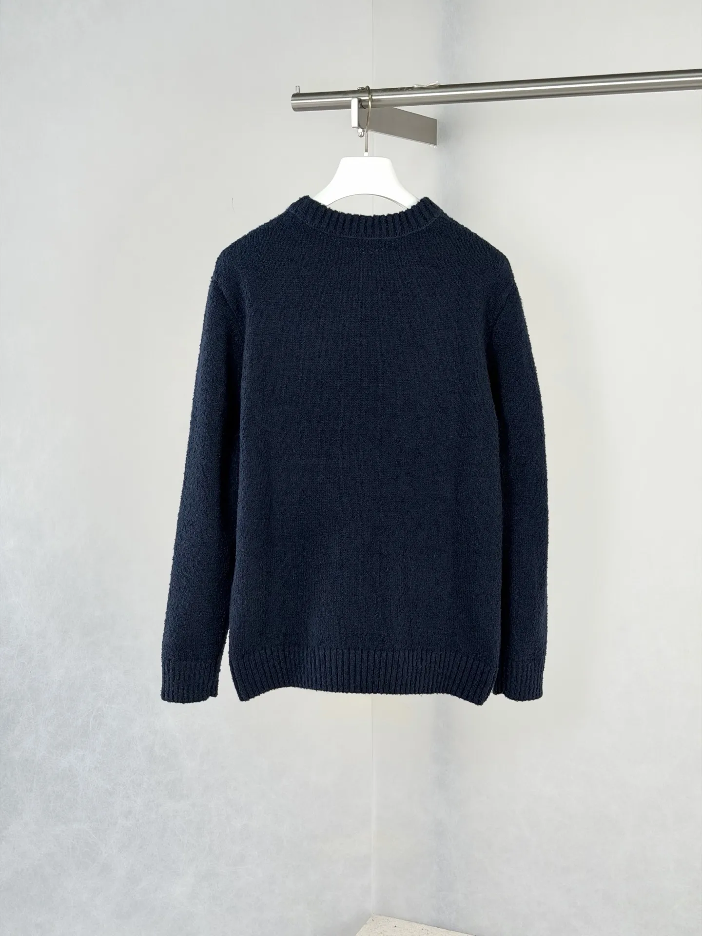 Script Logo Bouclé Knit Crew-Neck Sweater D33521967 — view 2