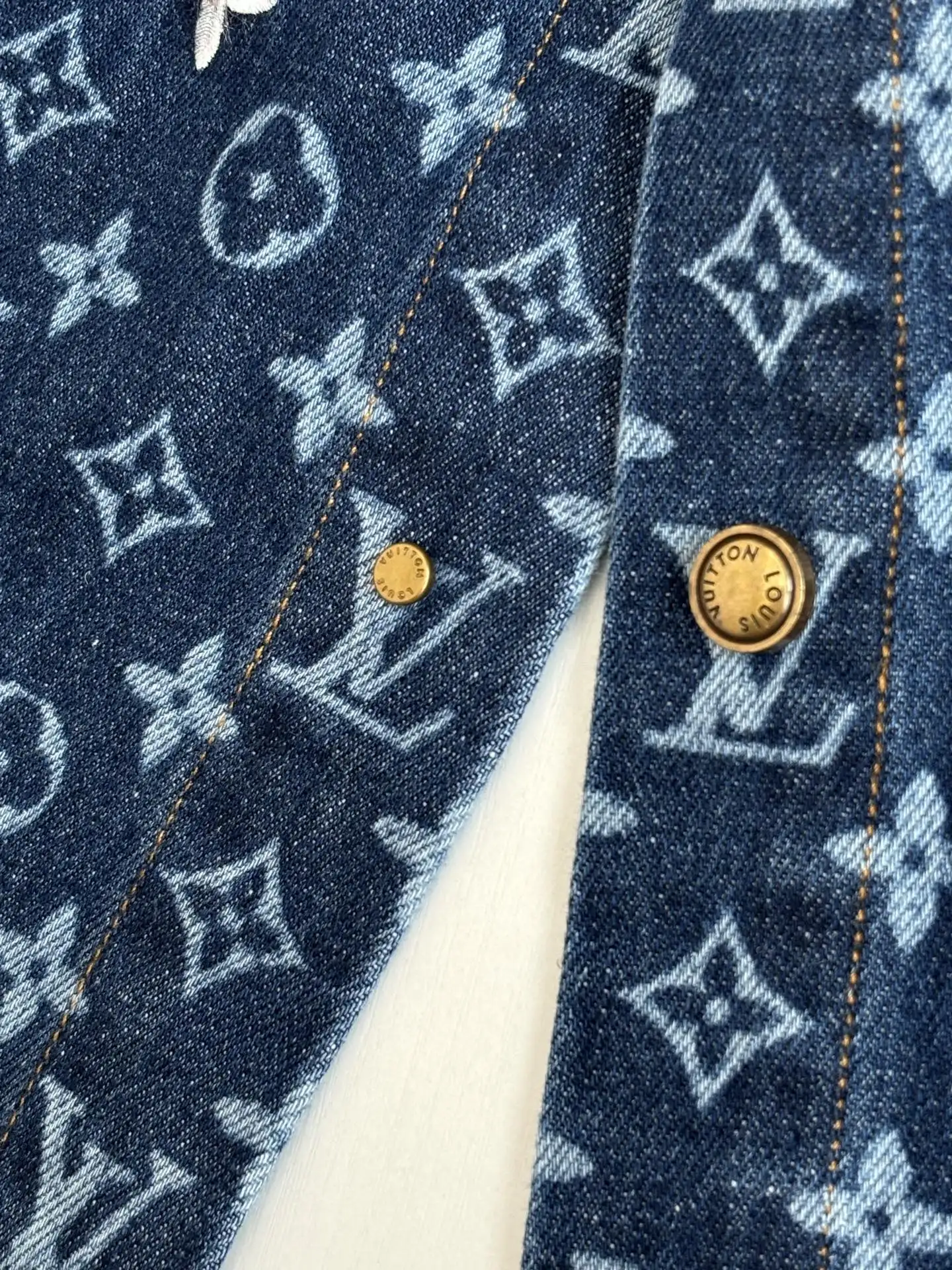 Monogram Embroidered Denim Short-Sleeve Shirt D33518595 — view 9