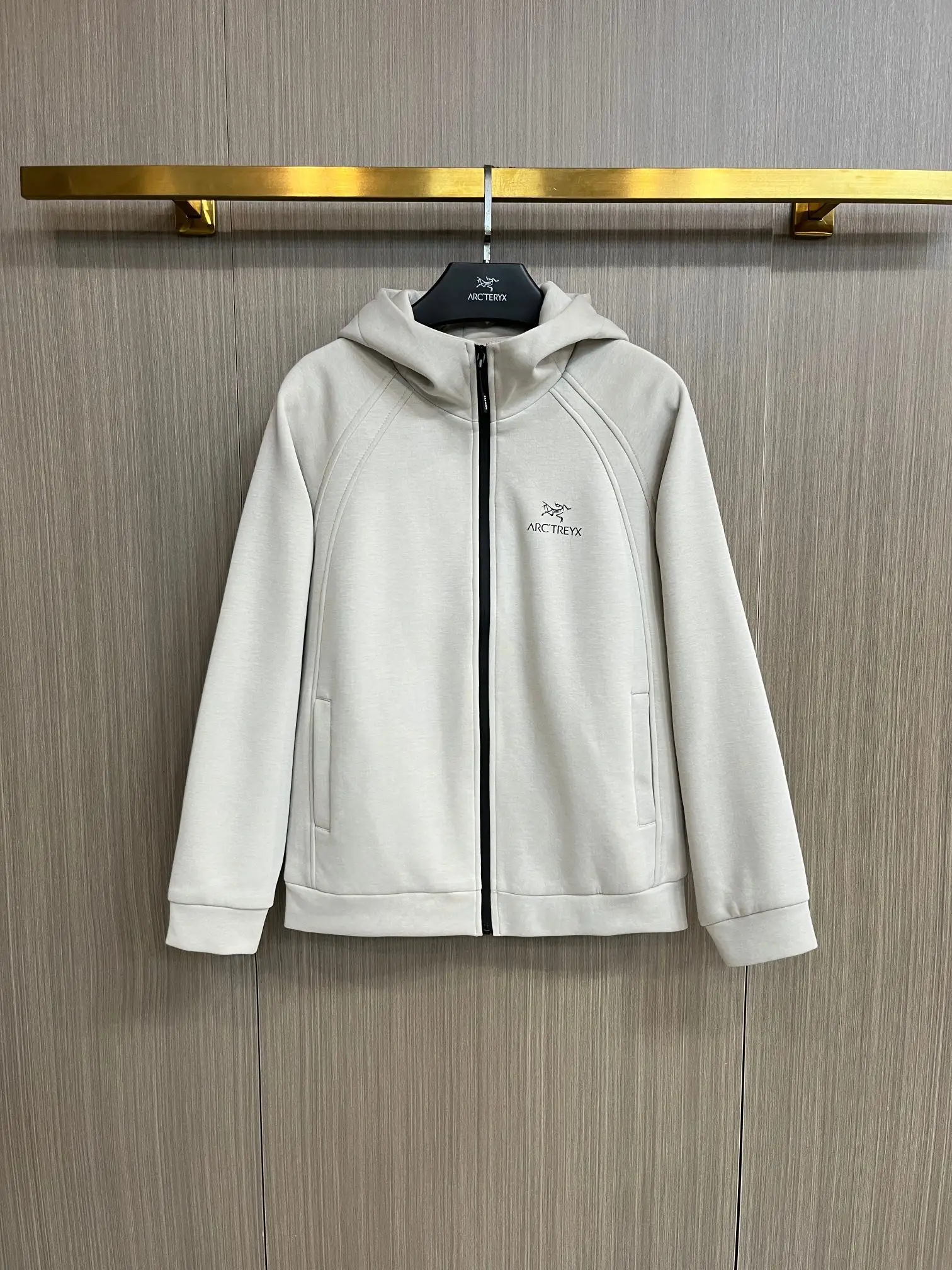Logo-Embroidered Hooded Softshell Jacket D34014726