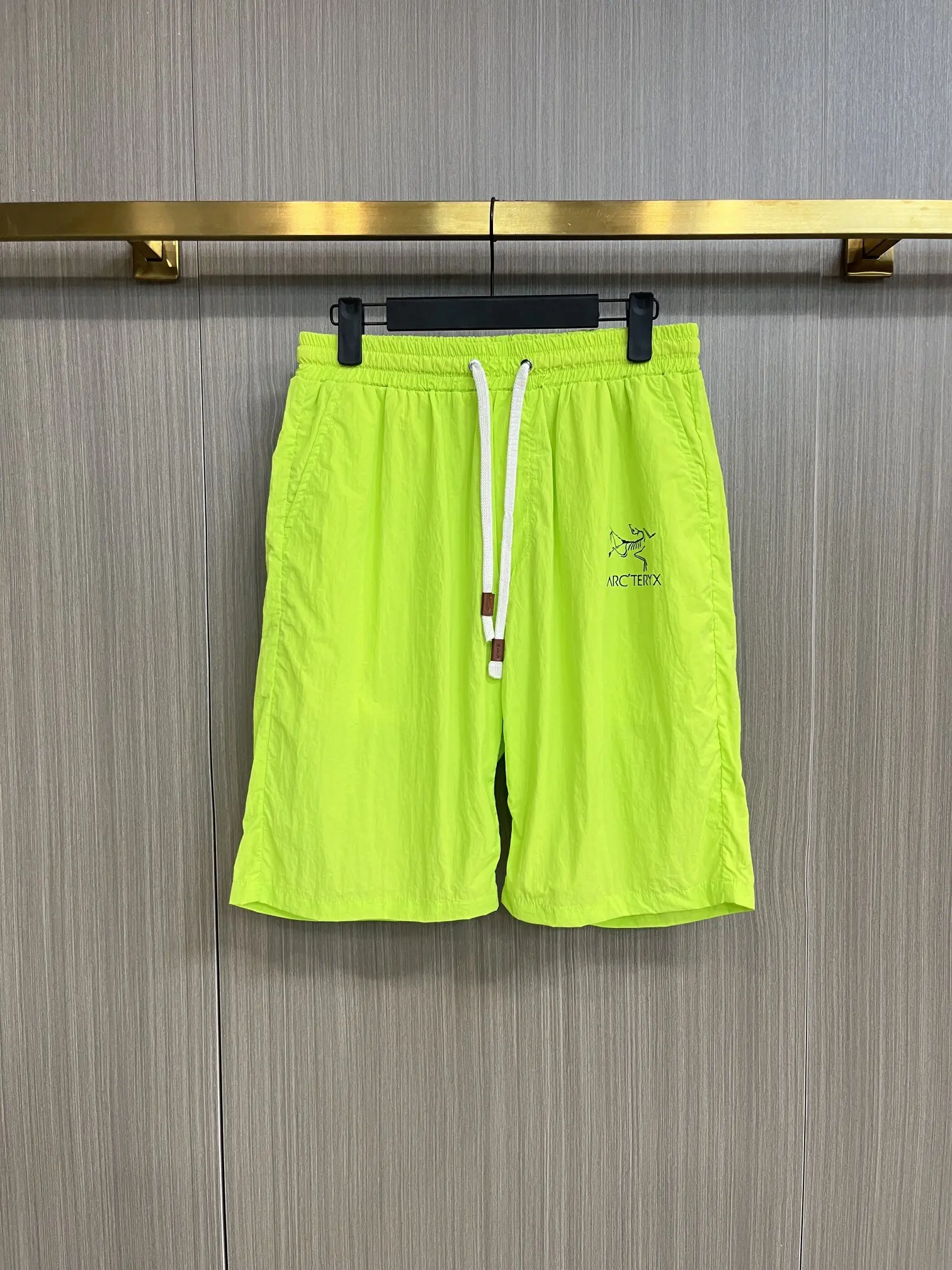 Hooded Windbreaker and Shorts Performance Set D34014968 — view 3