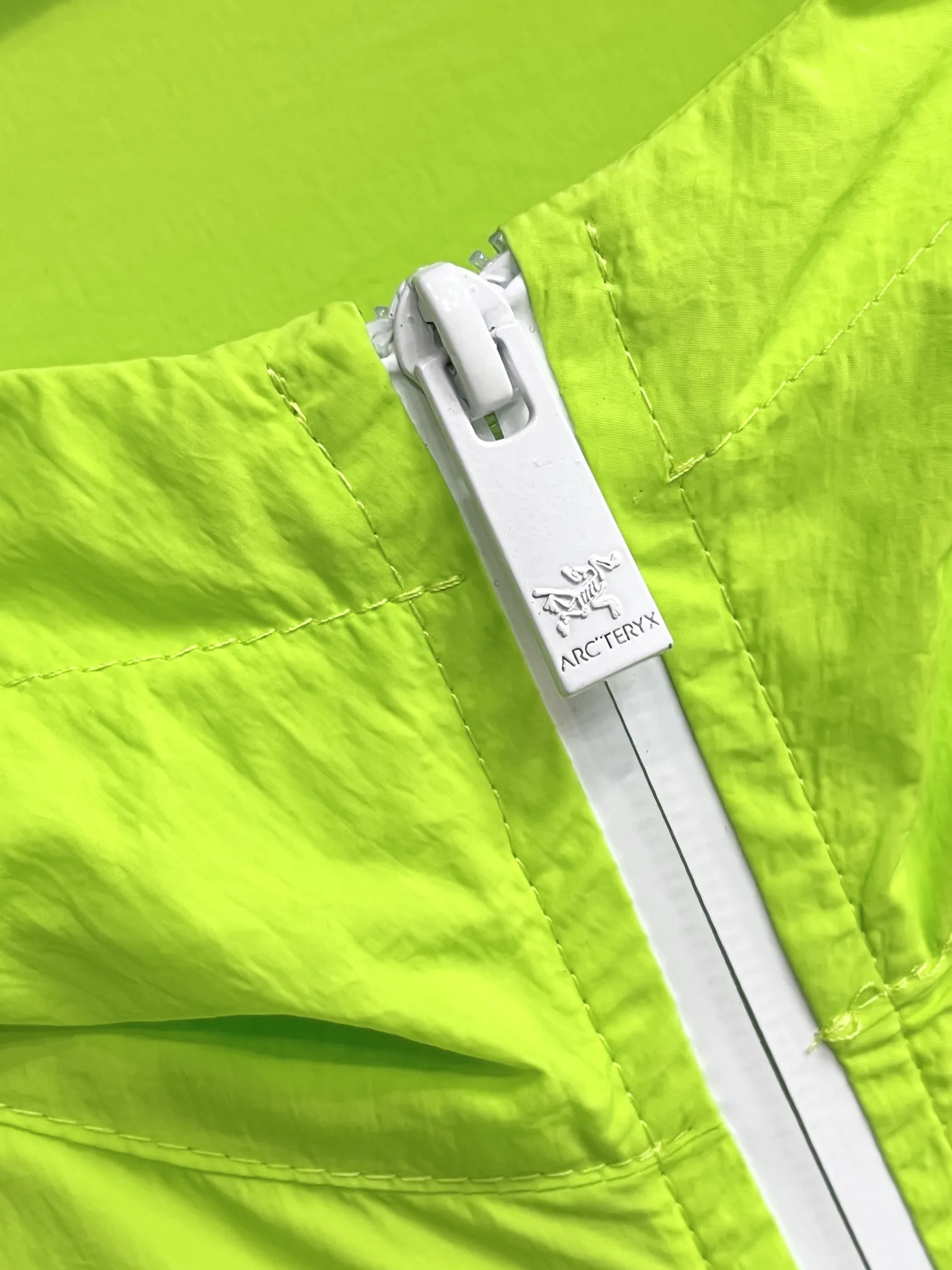 Hooded Windbreaker and Shorts Performance Set D34014968 — view 8