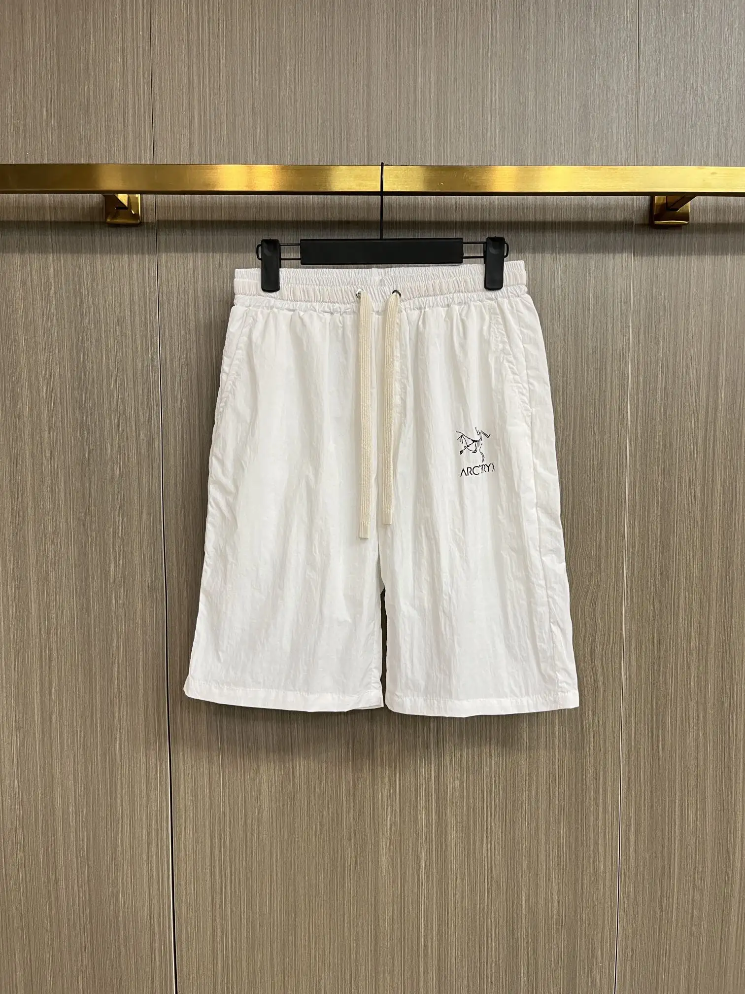 Logo-Print Hooded Windbreaker and Shorts Set D34014961 — view 3