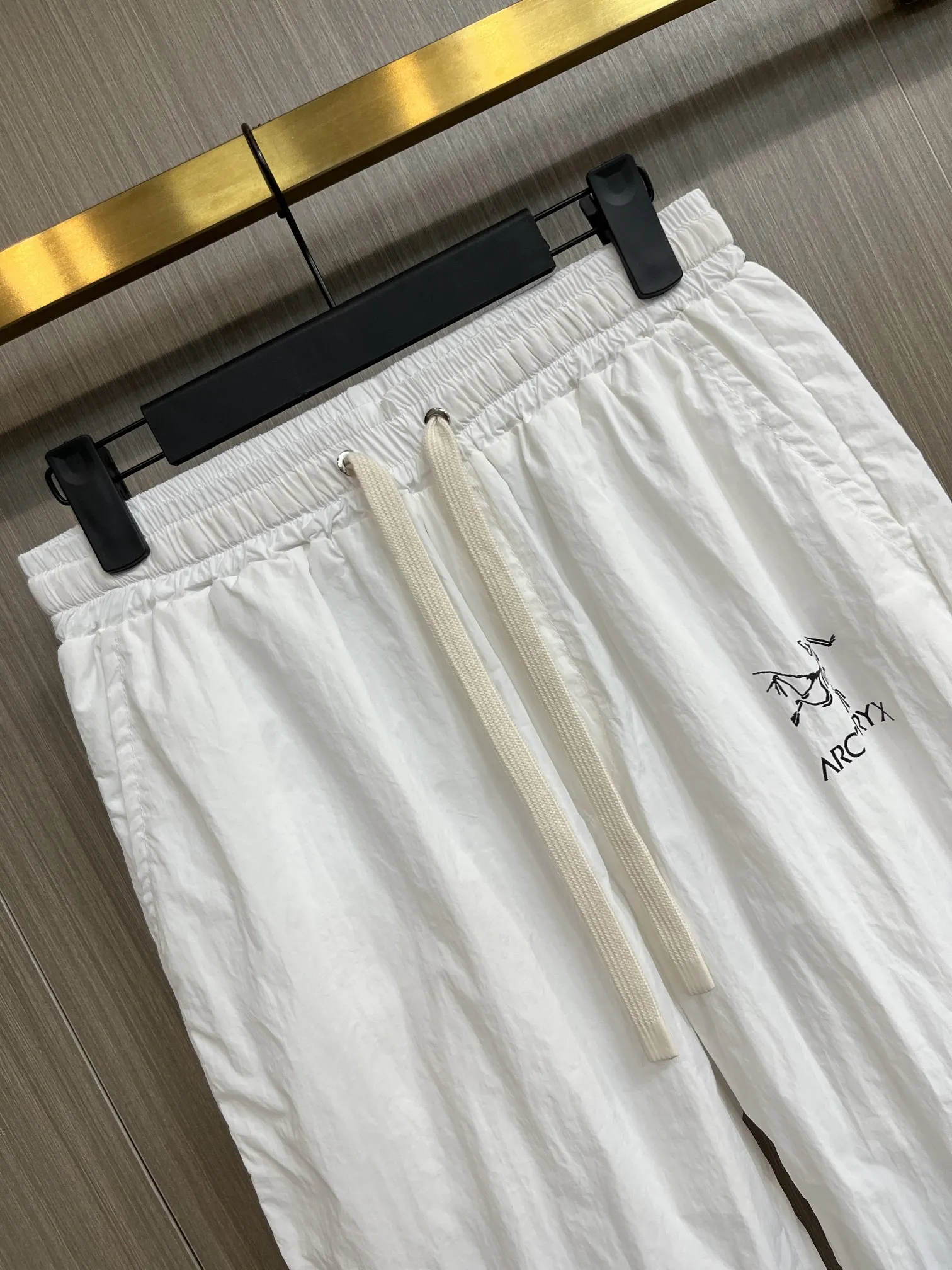 Logo-Print Hooded Windbreaker and Shorts Set D34014961 — view 5