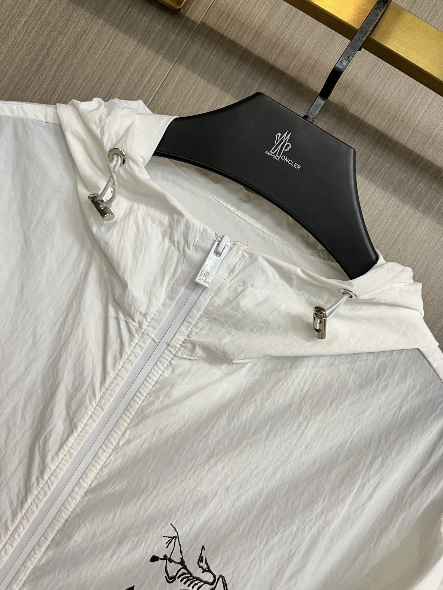 Logo-Print Hooded Windbreaker and Shorts Set D34014969 — view 7