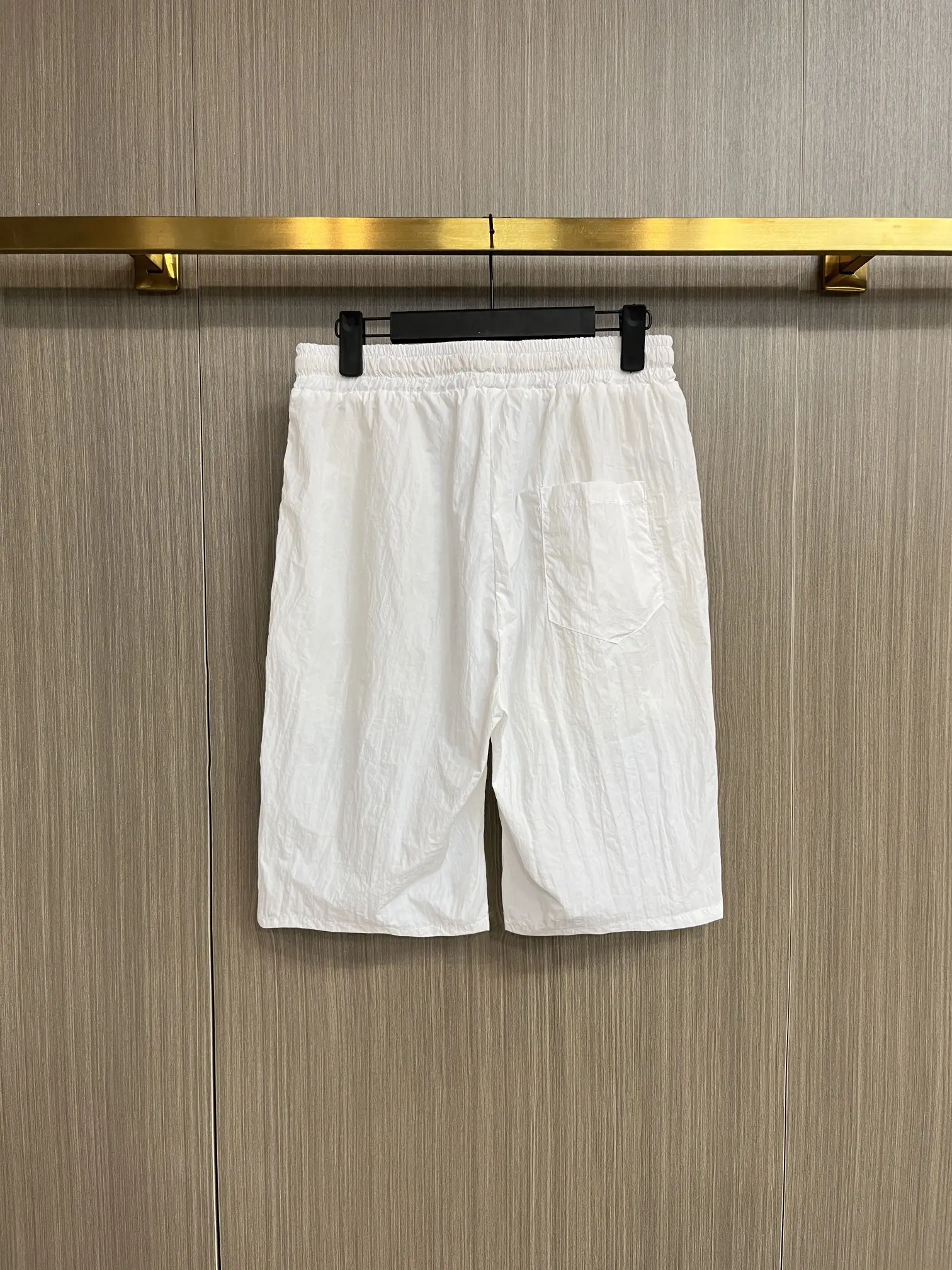 Hooded Windbreaker and Shorts Two-Piece Set D34014963 — view 4