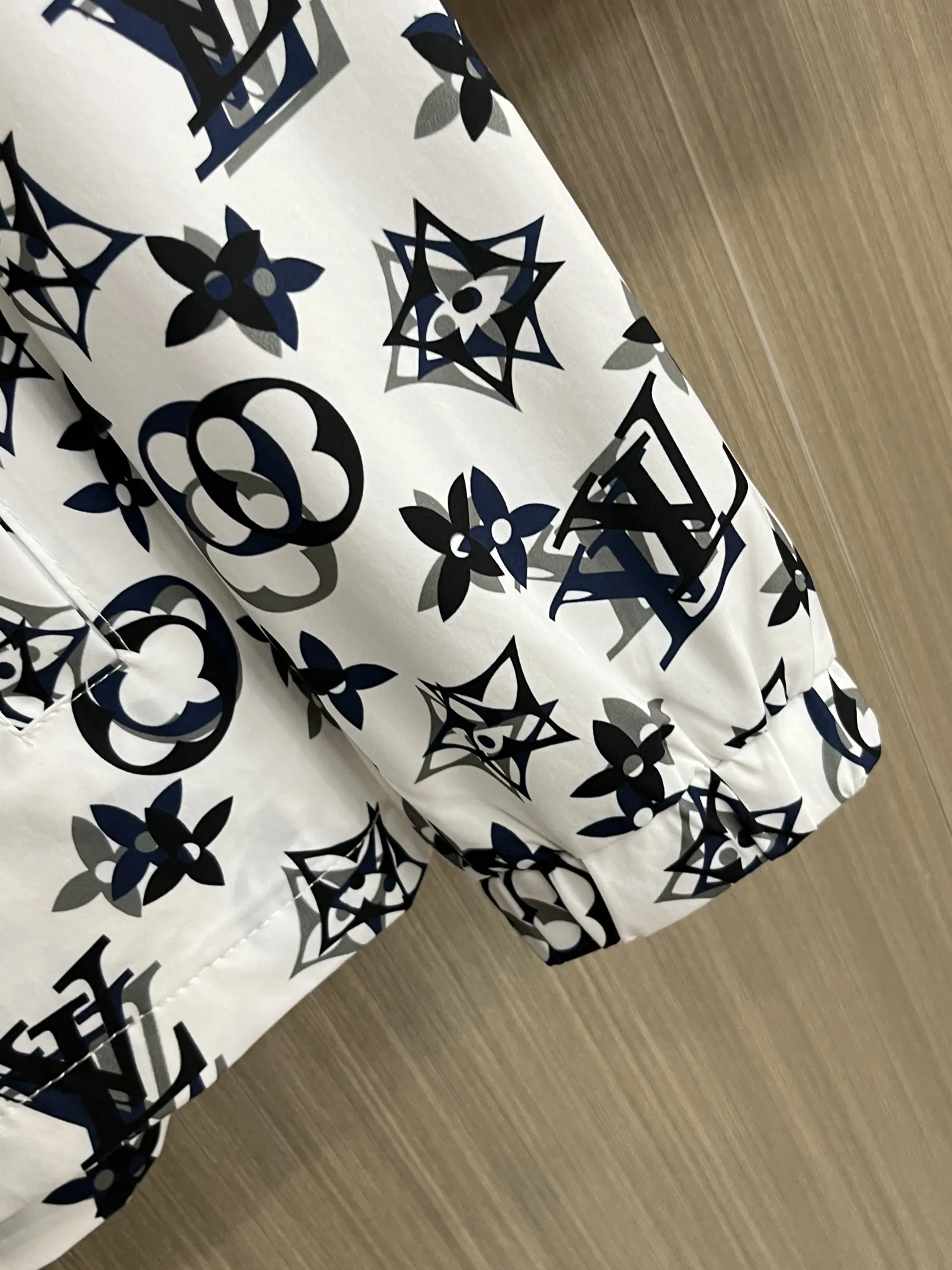 Monogram Print Hooded Windbreaker and Shorts Set D34014960 — view 5