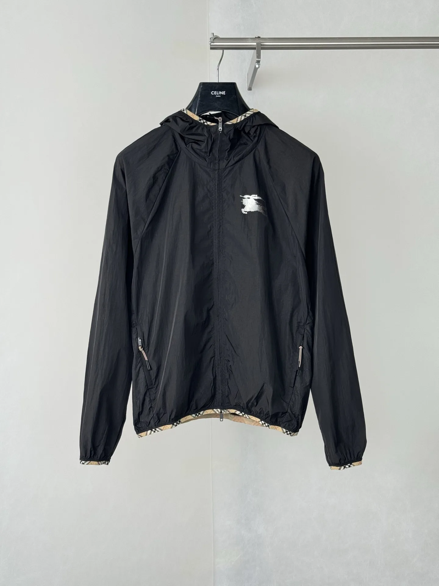 Logo Print Check-Trim Hooded Jacket D34018712