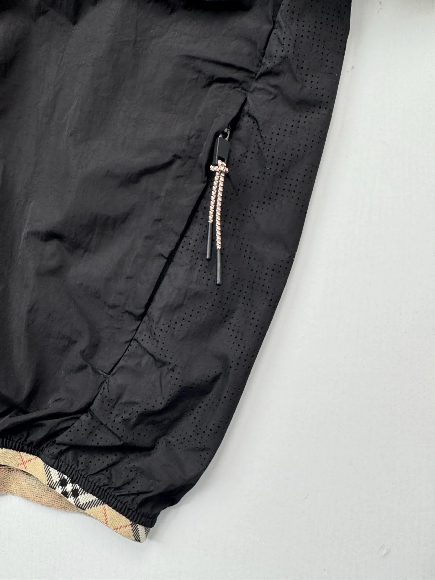 Logo Print Check-Trim Hooded Jacket D34018712 — view 9