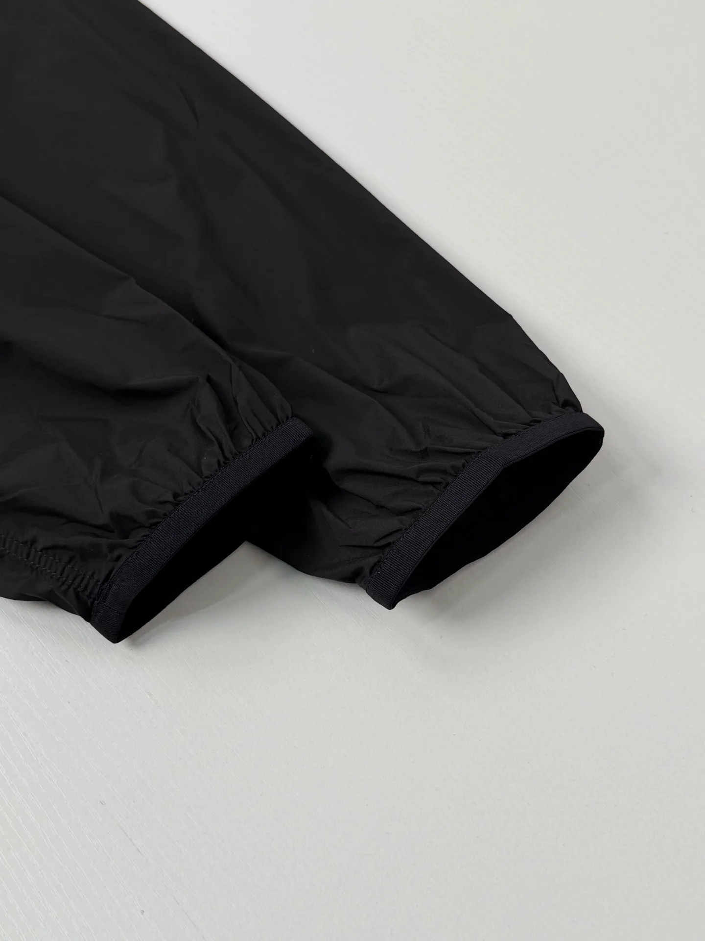 Lightweight Hooded Windbreaker Jacket D34018694 — view 7