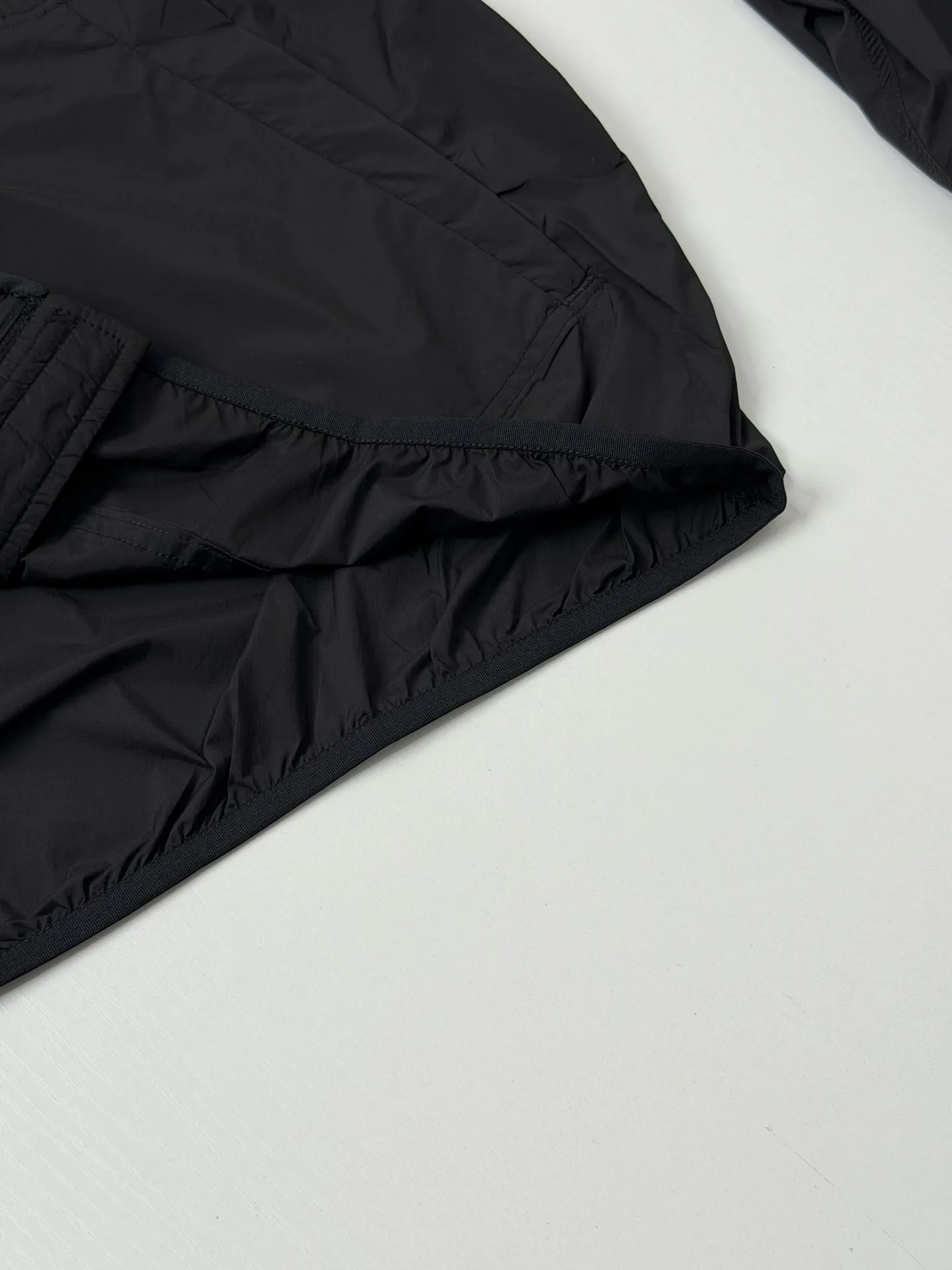 Lightweight Hooded Windbreaker Jacket D34018694 — view 8