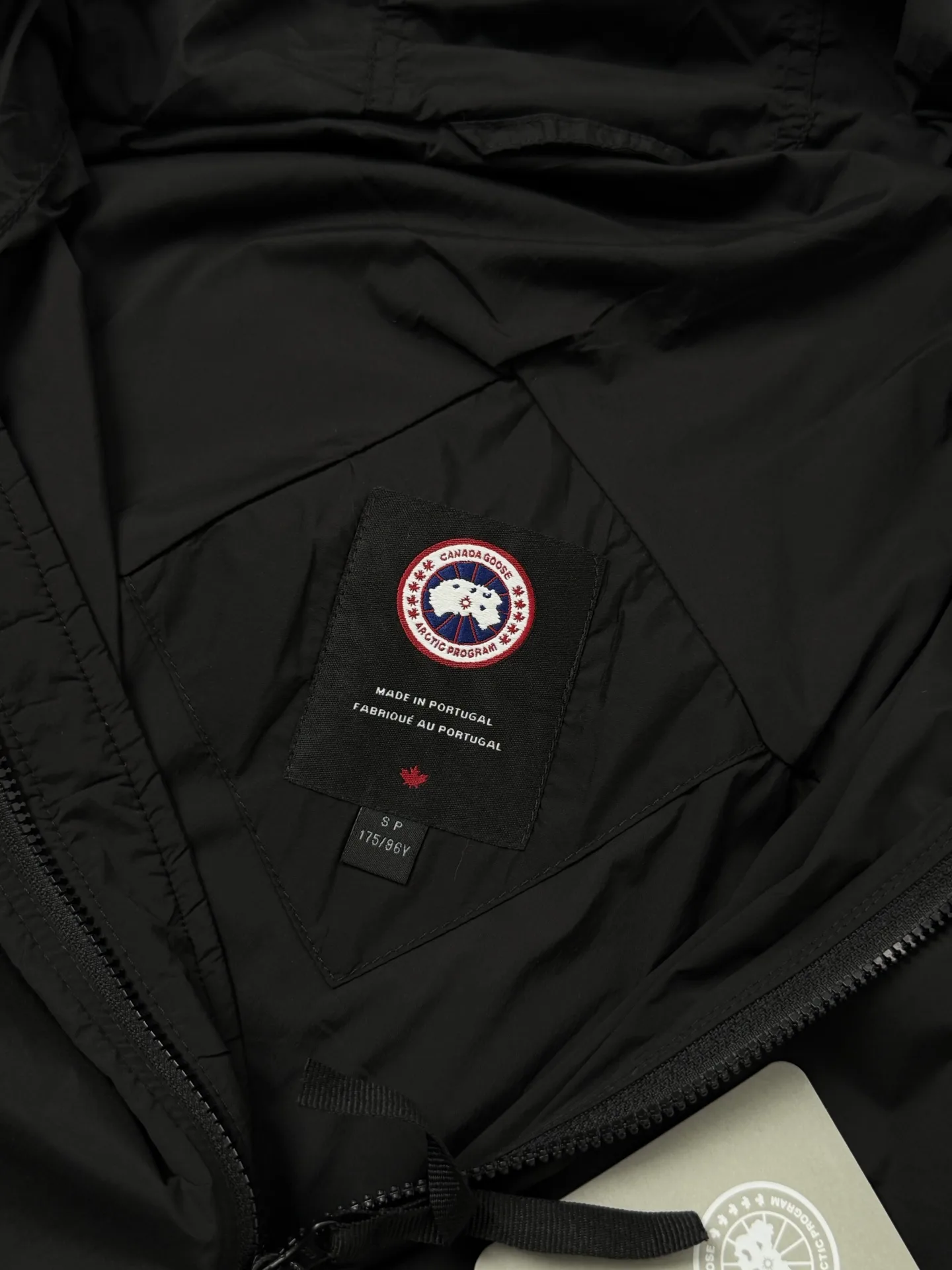 Lightweight Hooded Windbreaker Jacket D34018694 — view 9