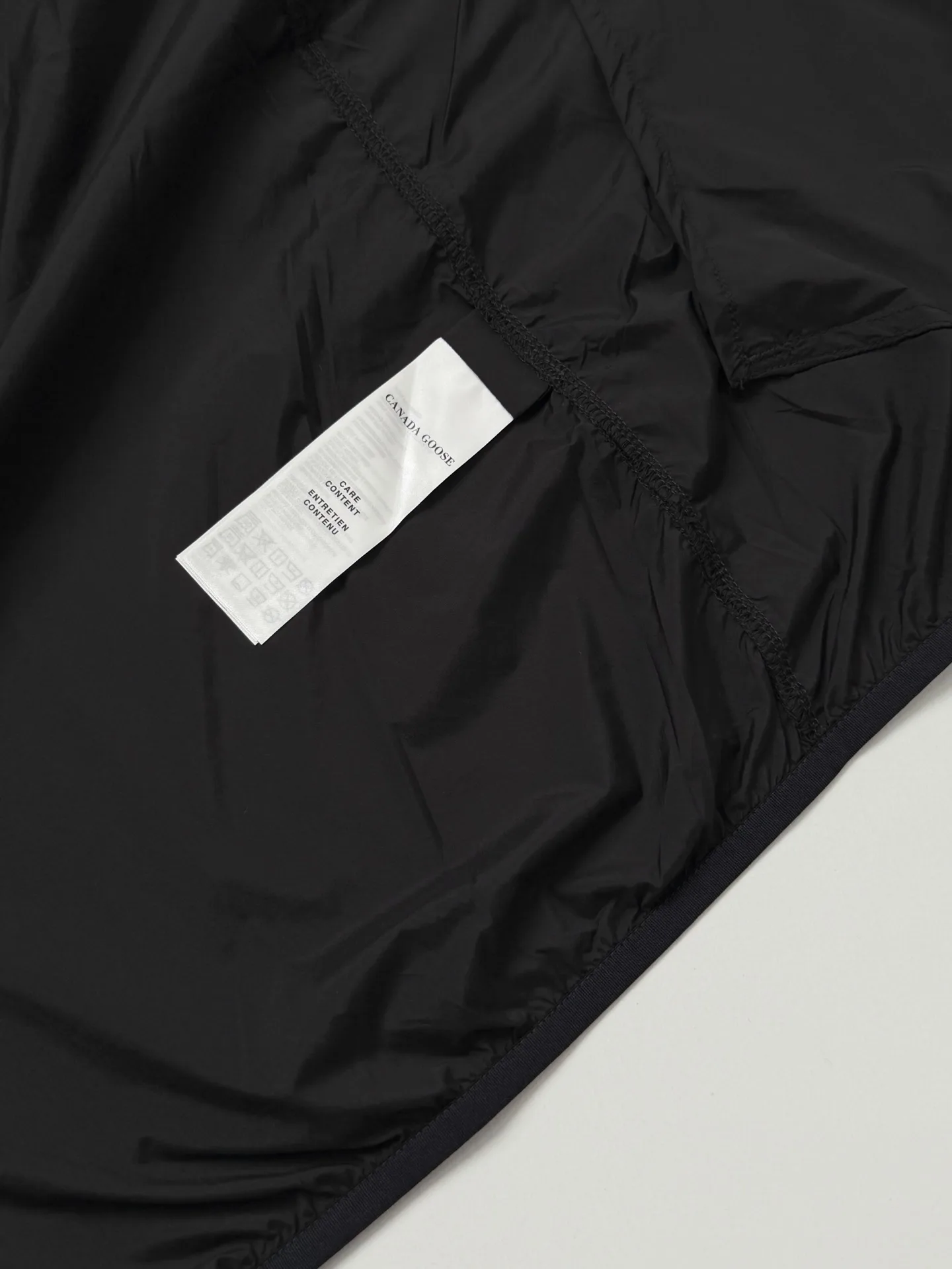 Lightweight Hooded Windbreaker Jacket D34018694 — view 10
