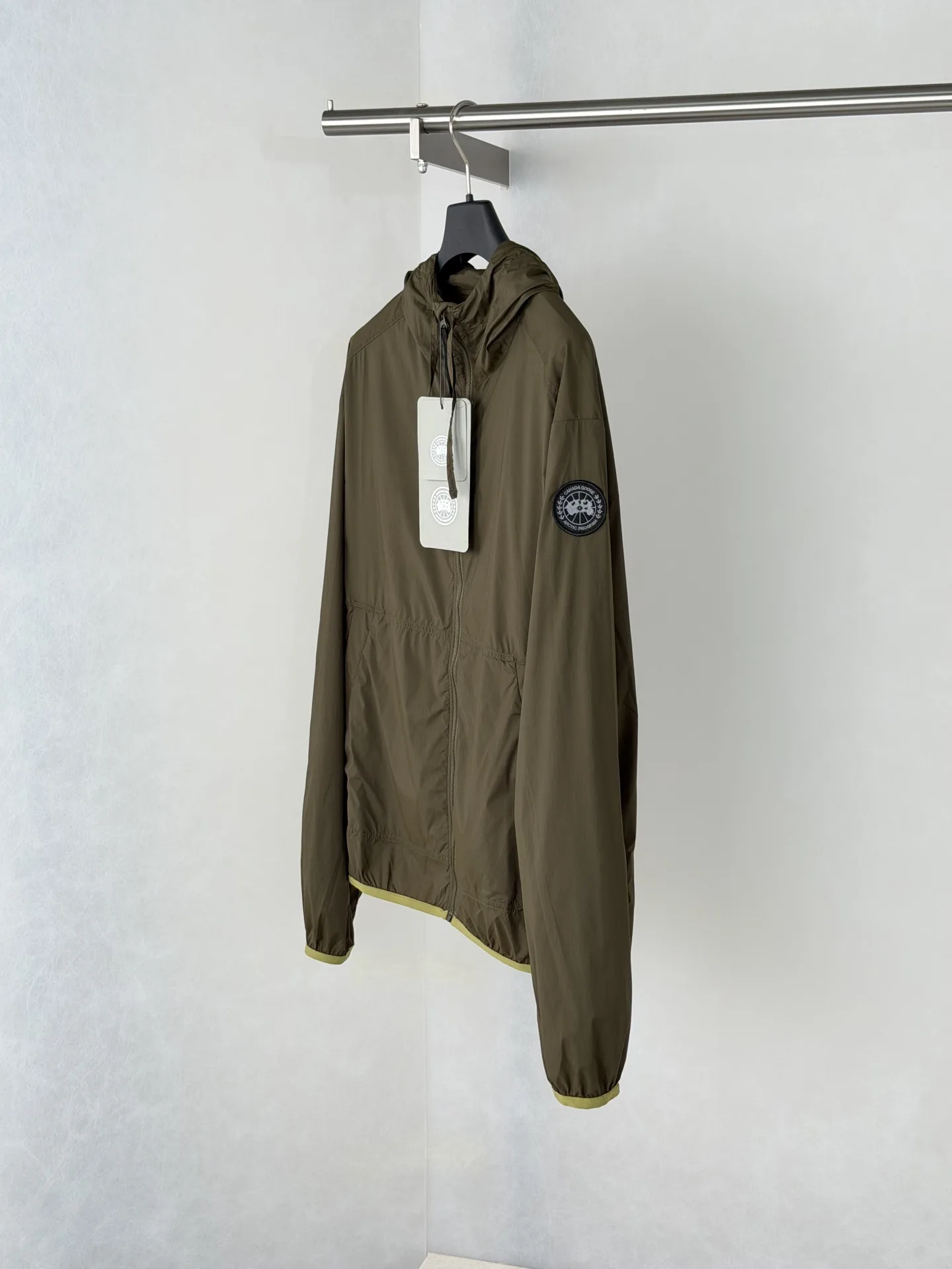 Lightweight Hooded Nylon Windbreaker D34018695 — view 3