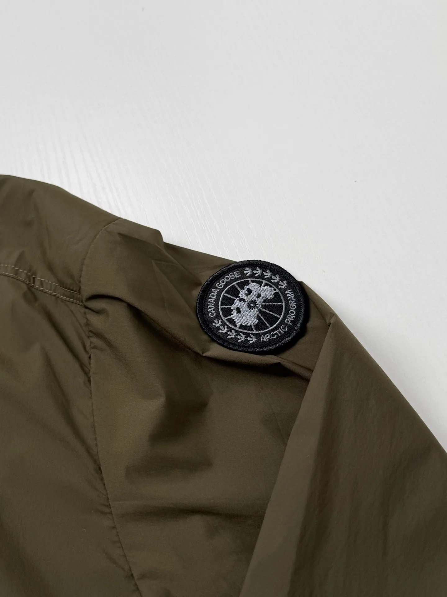 Lightweight Hooded Nylon Windbreaker D34018695 — view 6