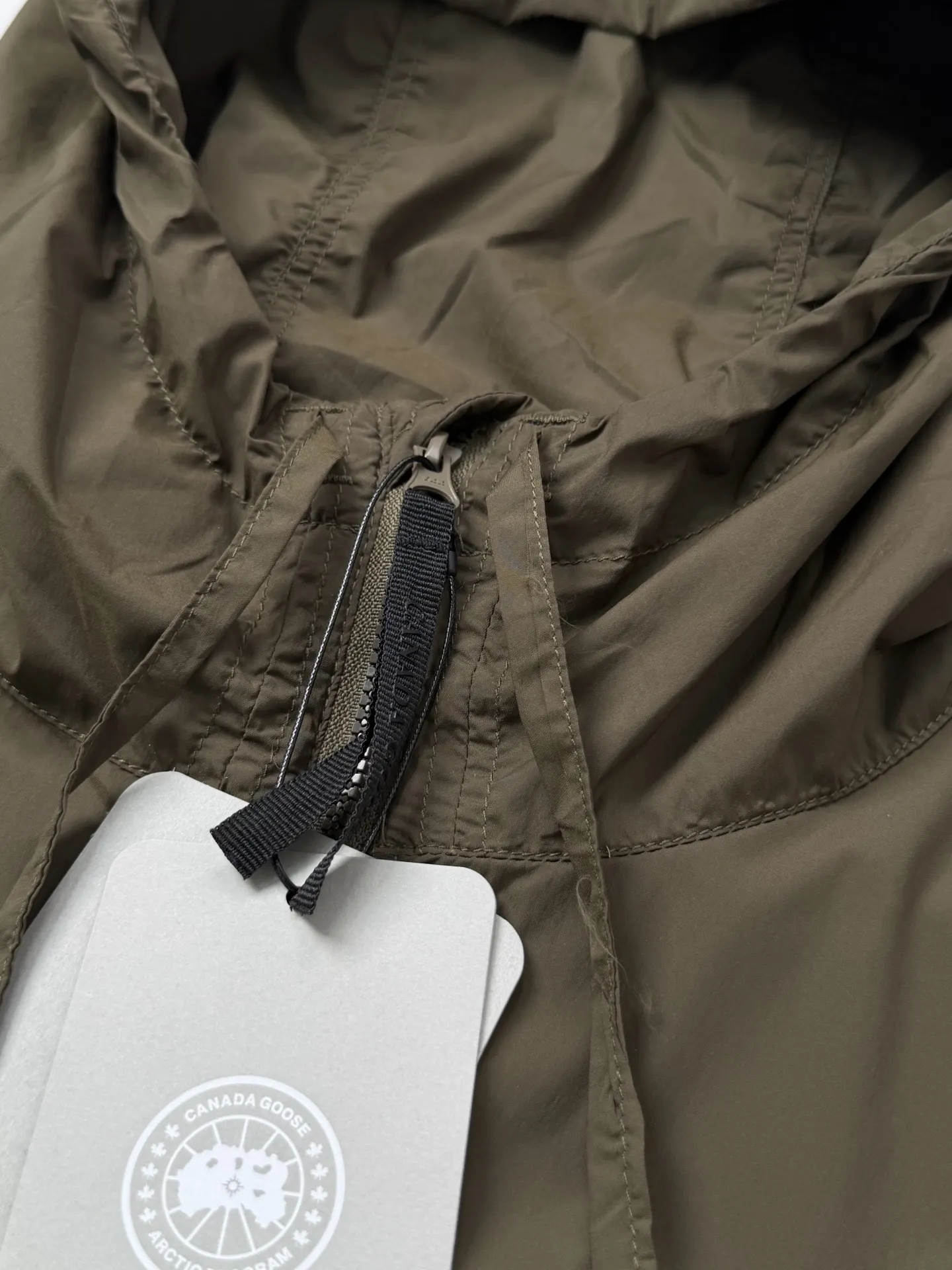 Lightweight Hooded Nylon Windbreaker D34018695 — view 7