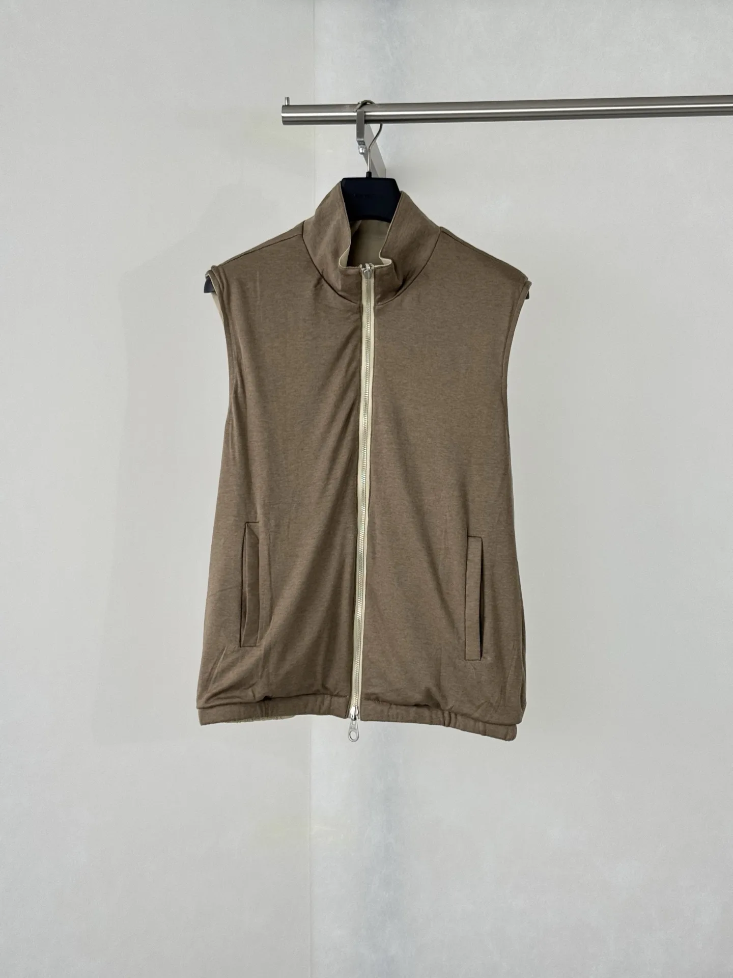 Reversible Shell and Wool-Blend Gilet D34518737 — view 3