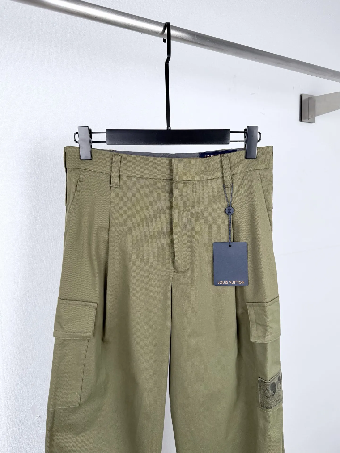 Embroidered Logo Cotton-Blend Cargo Trousers D35021298 — view 2