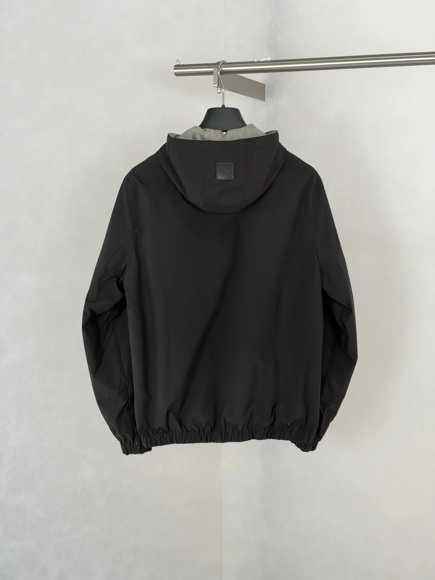 Oblique Jacquard Reversible Hooded Jacket D35520472 — view 5