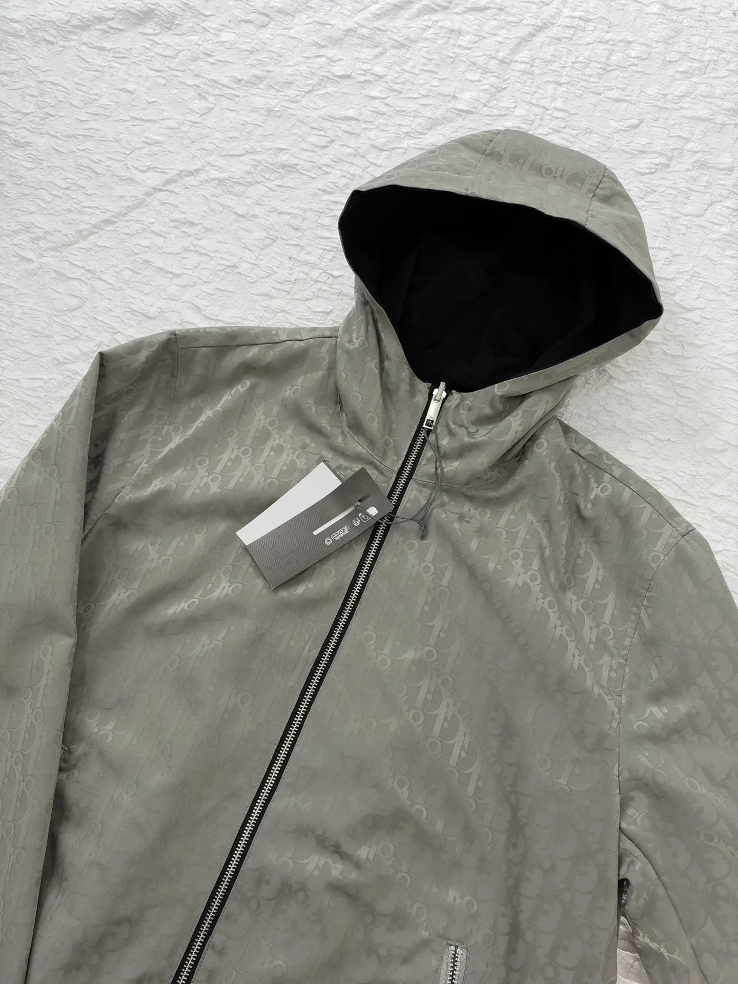 Oblique Jacquard Reversible Hooded Jacket D35520472 — view 11