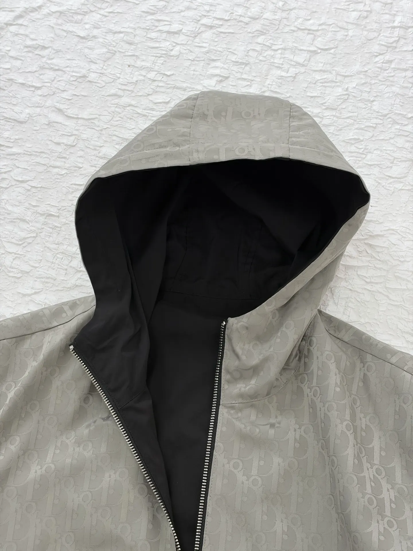 Oblique Jacquard Reversible Hooded Jacket D35520472 — view 13