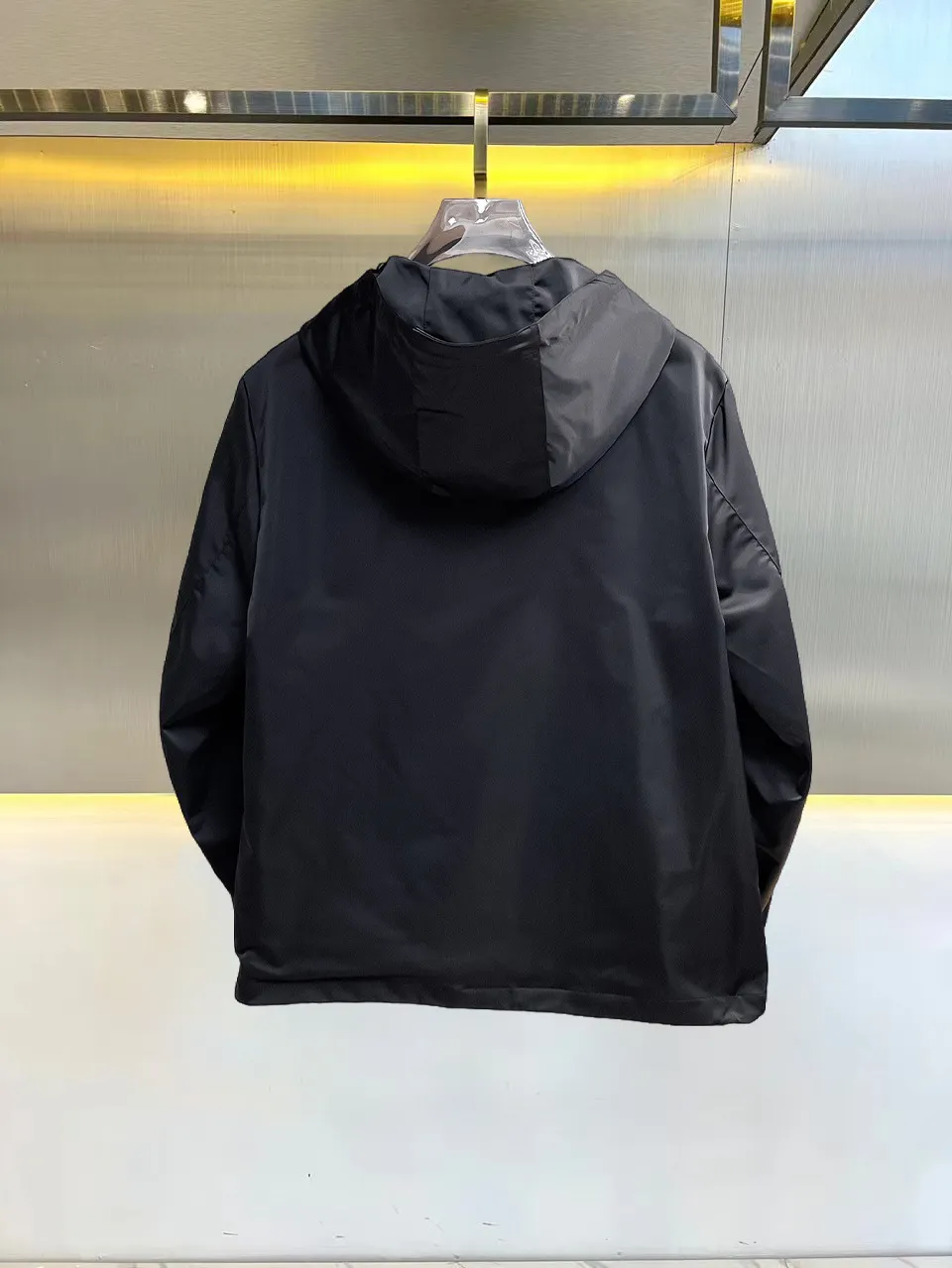 Logo-Appliquéd Hooded Shell Jacket D36015085 — view 2