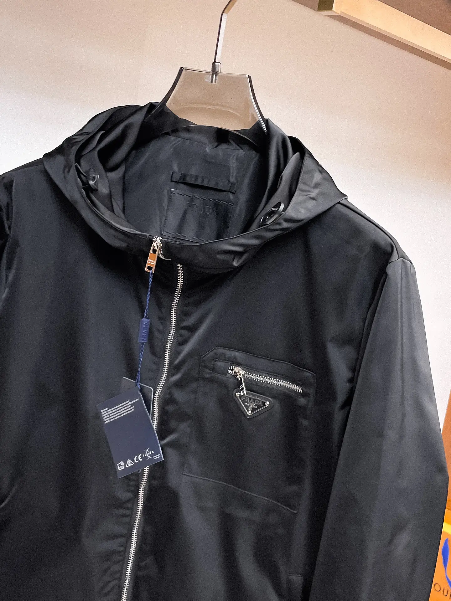 Logo-Appliquéd Hooded Shell Jacket D36015085 — view 3