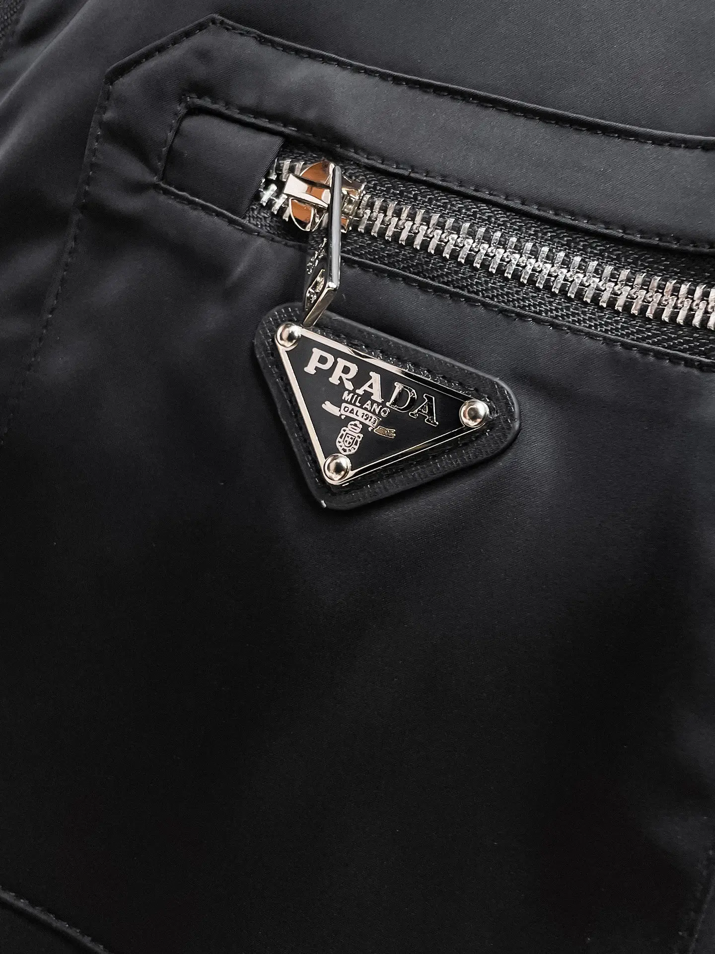 Logo-Appliquéd Hooded Shell Jacket D36015085 — view 4